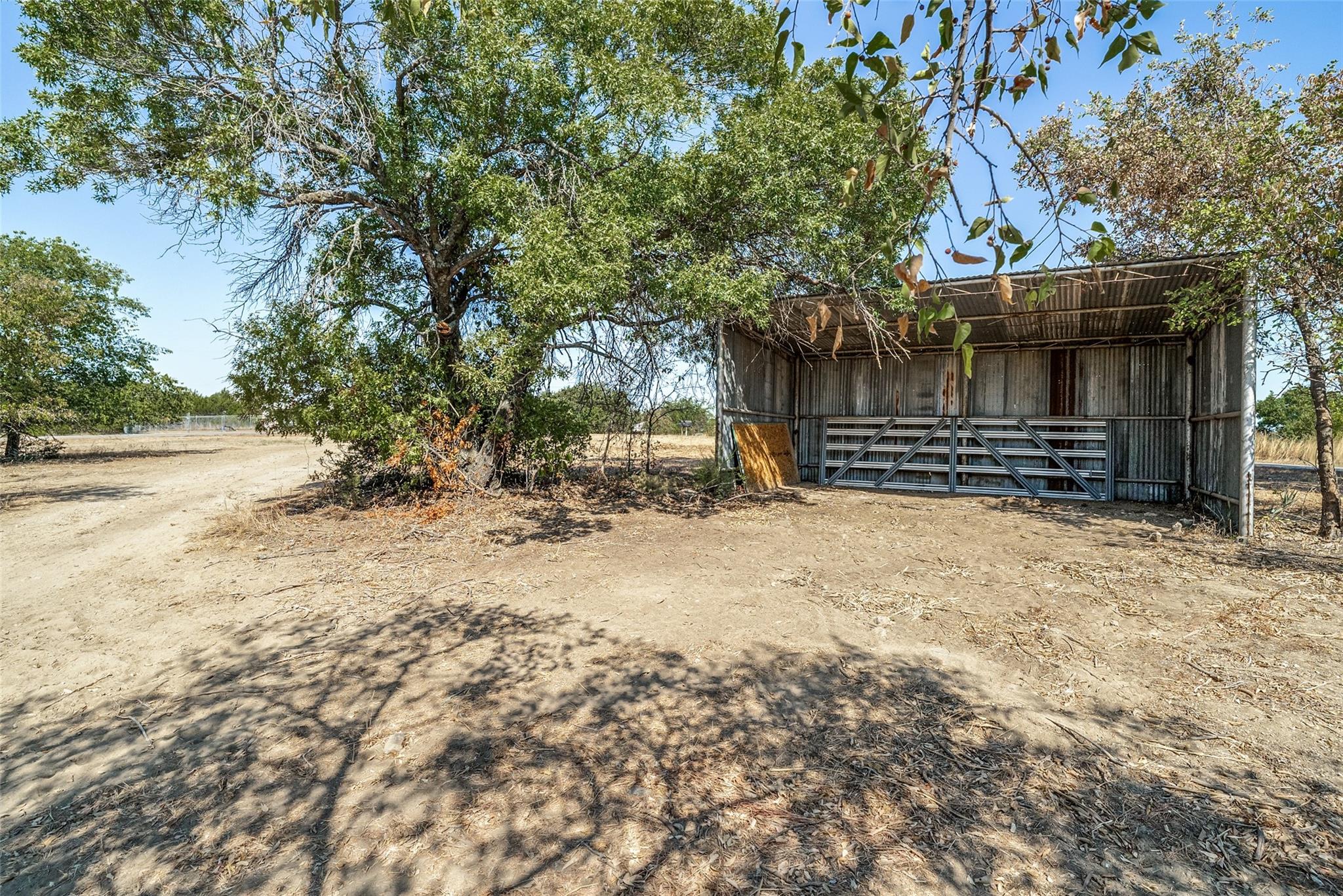 main property photo 16
