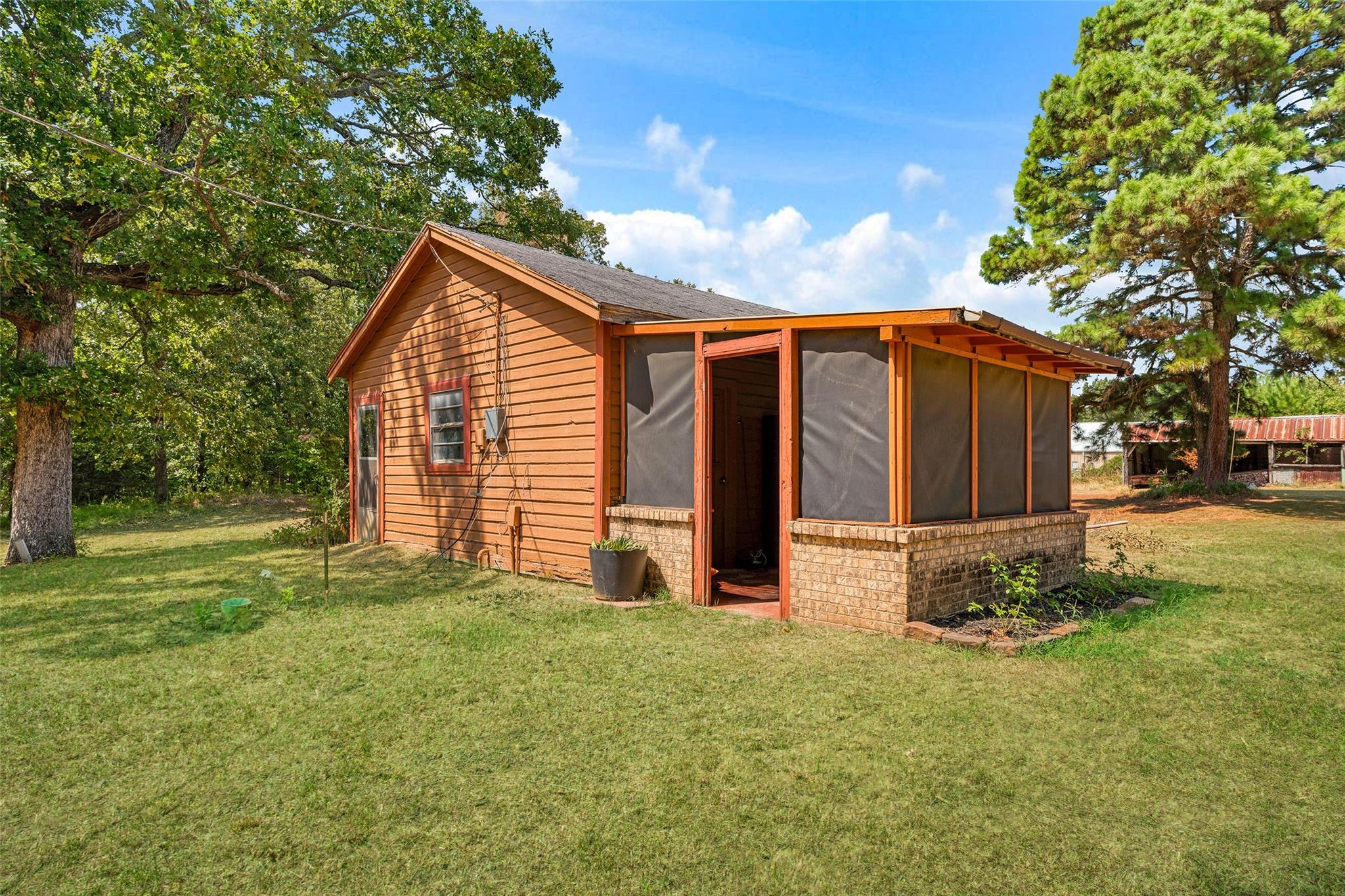 main property photo 20