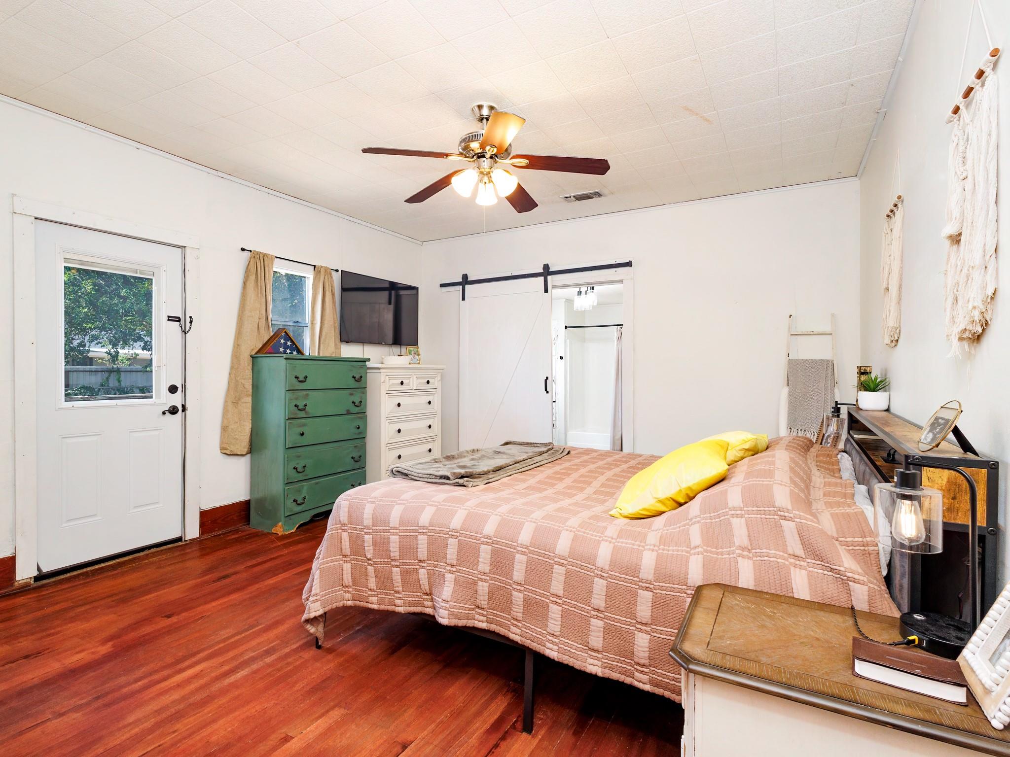 main property photo 22