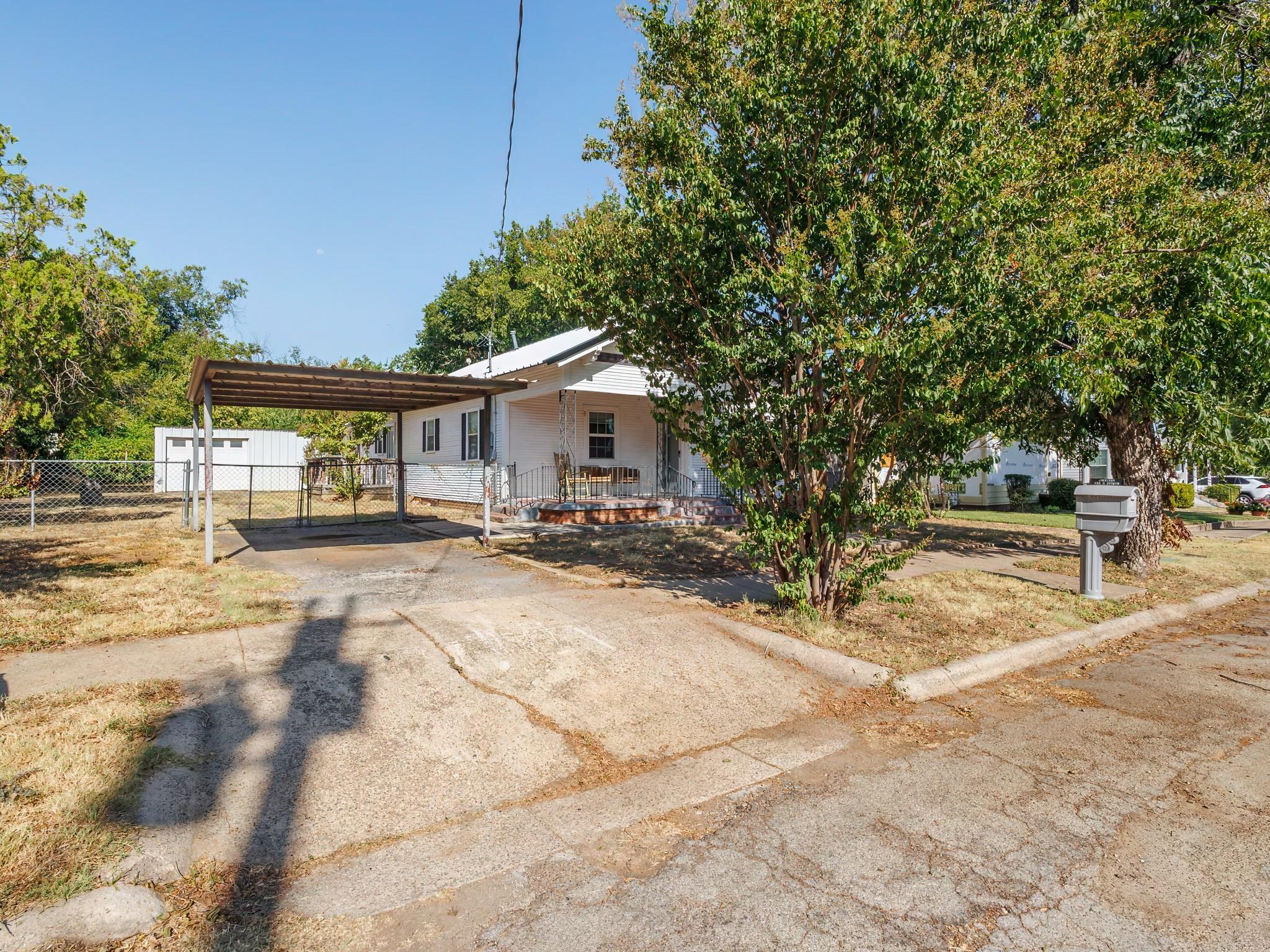 main property photo 37