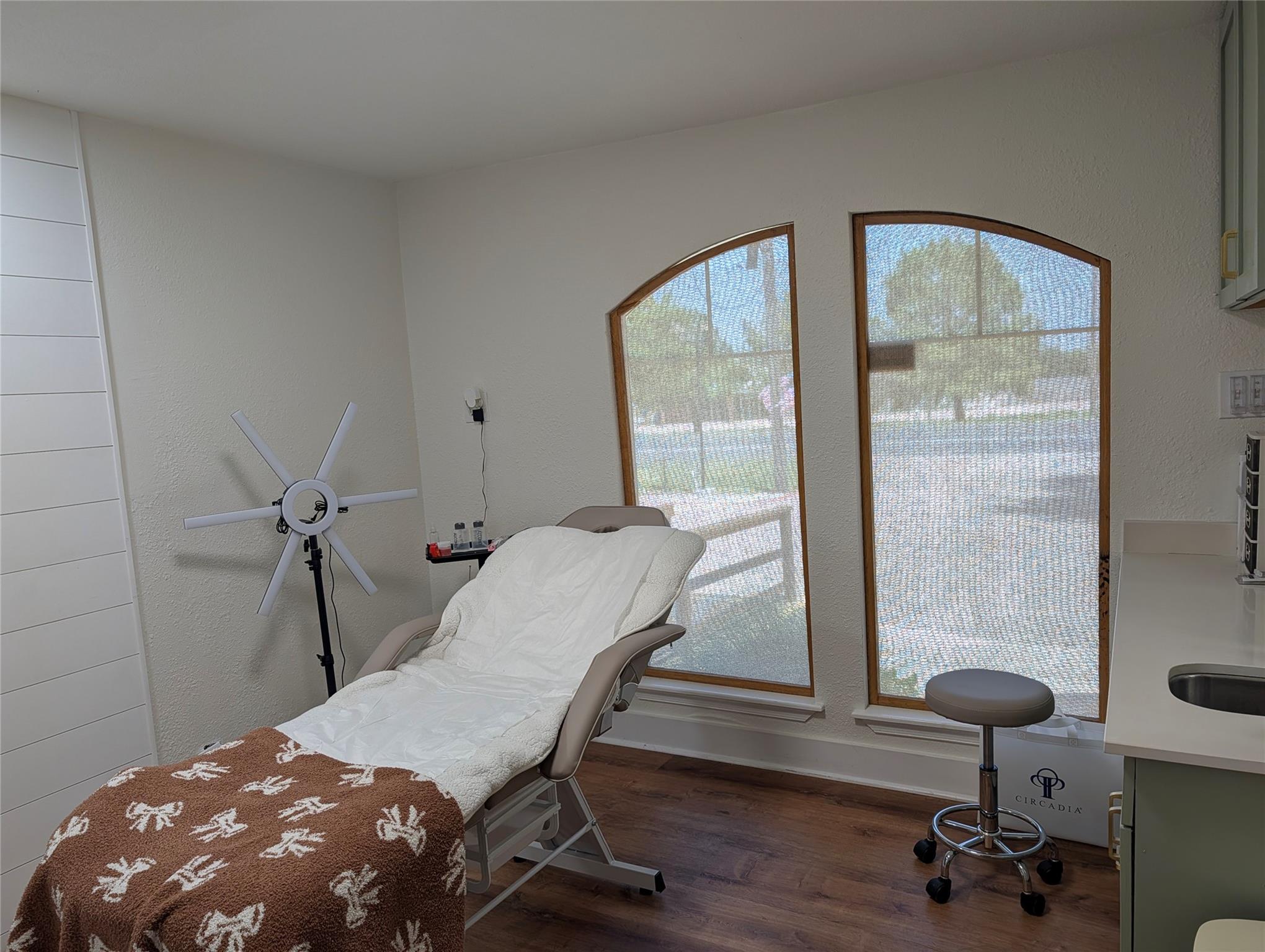 main property photo 23