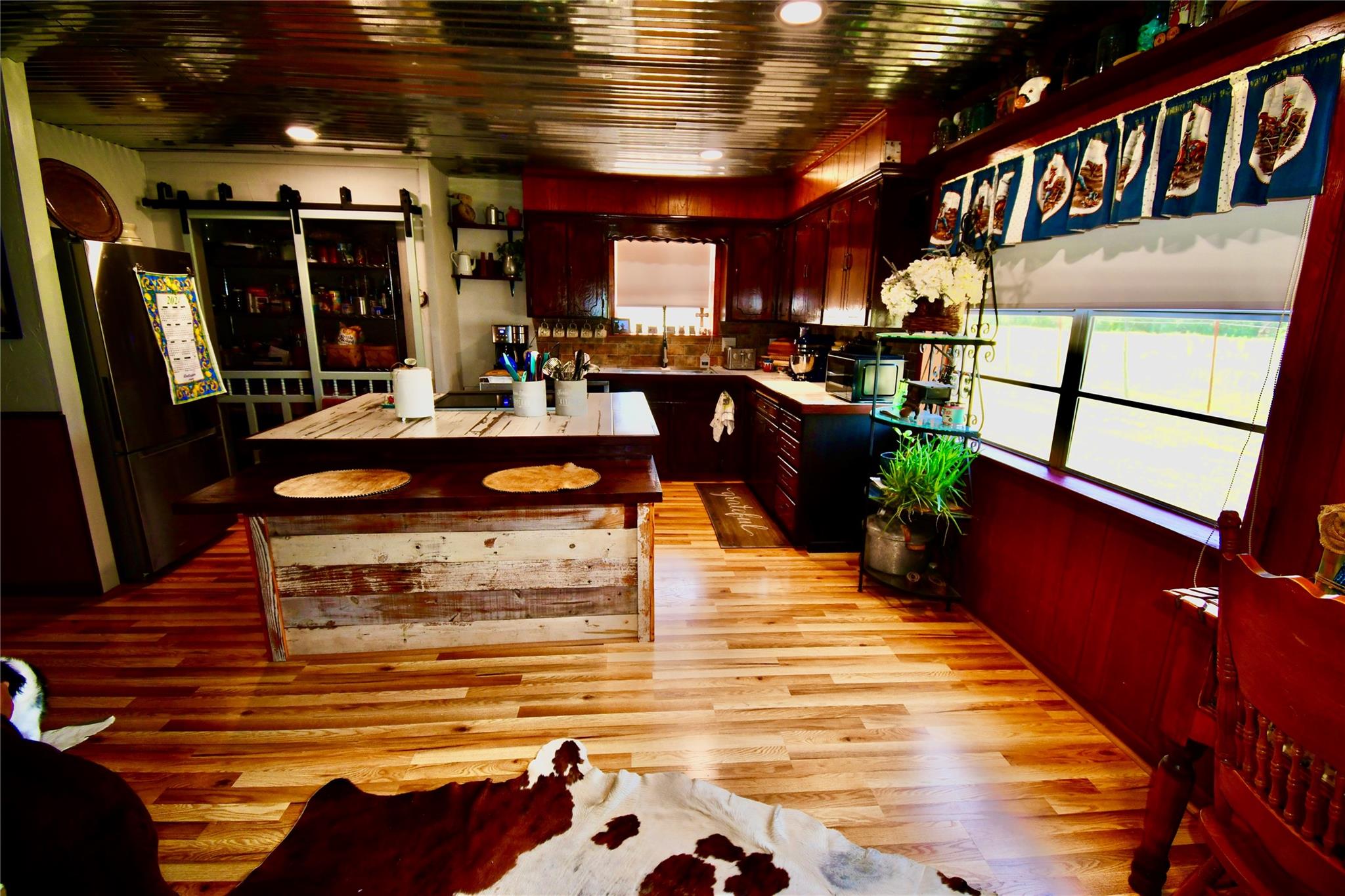 main property photo 30