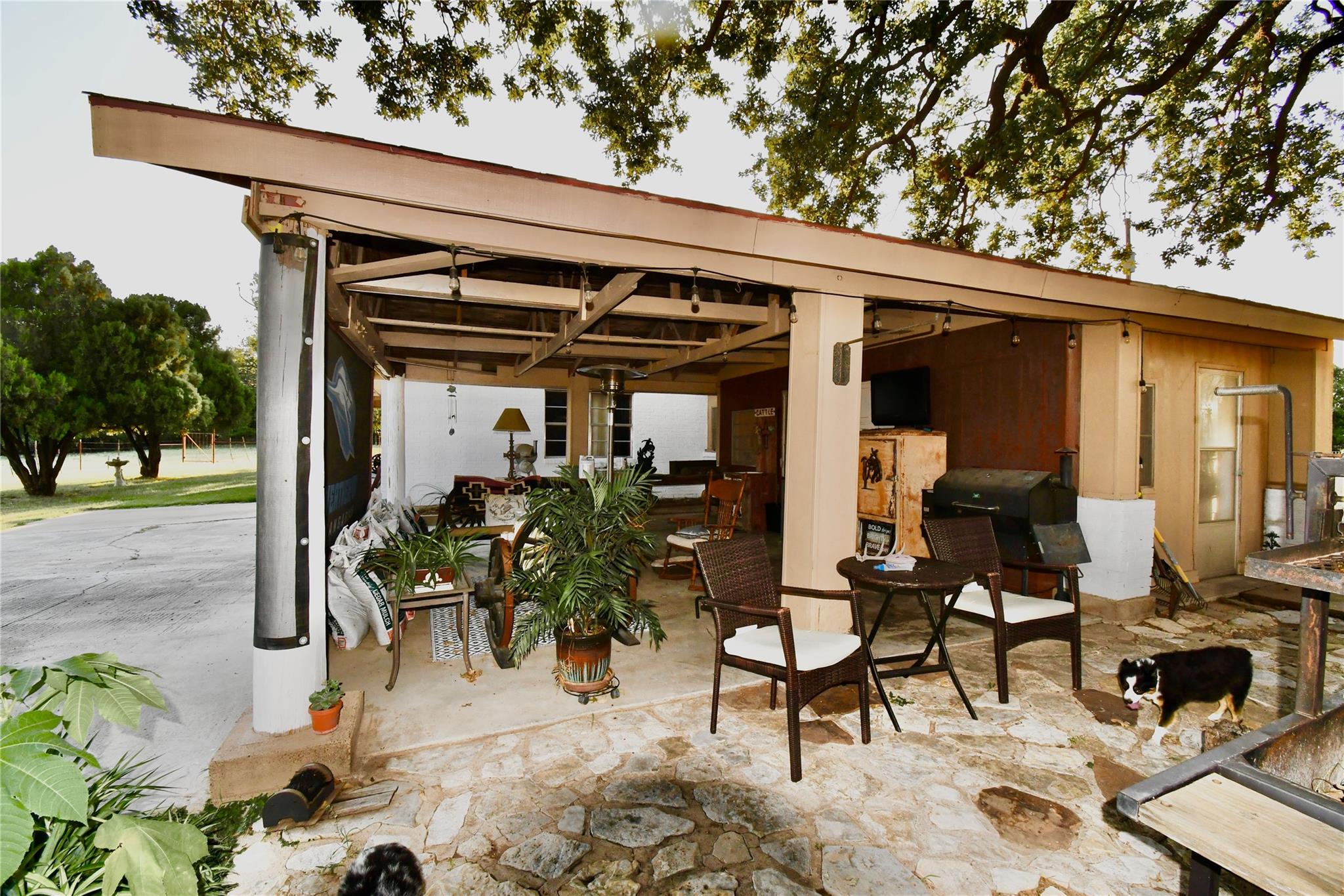 main property photo 4