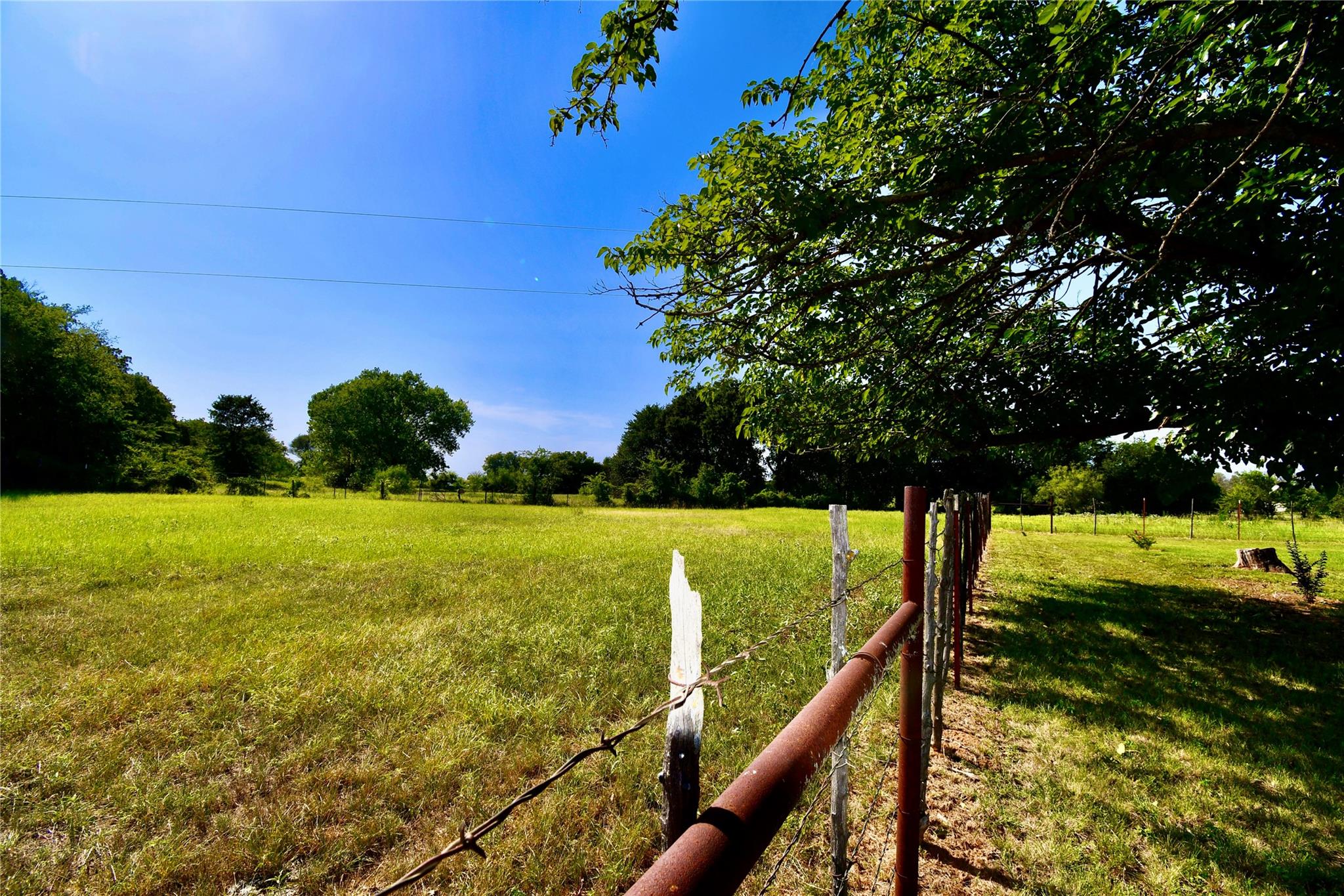 main property photo 9