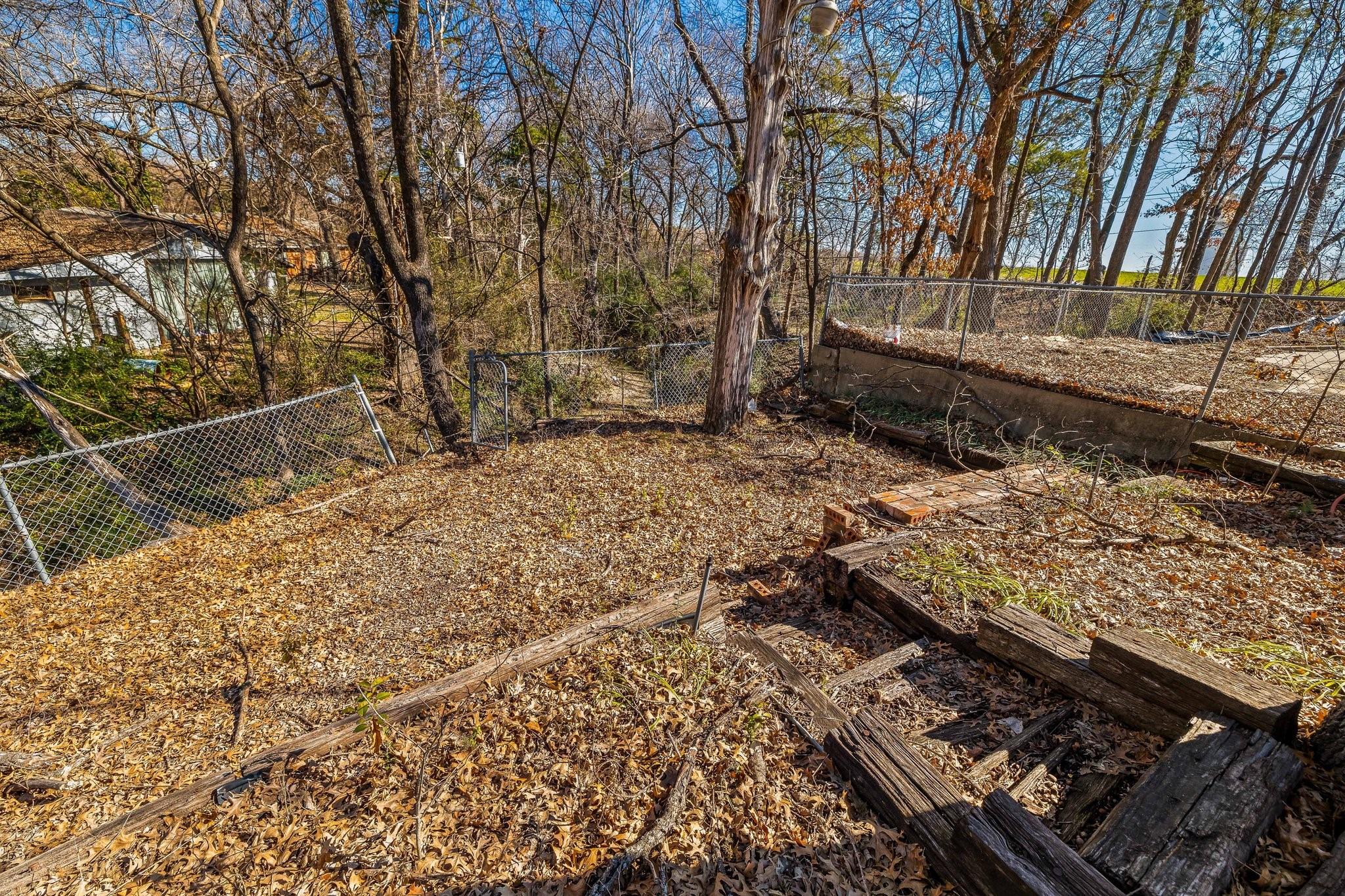 main property photo 32
