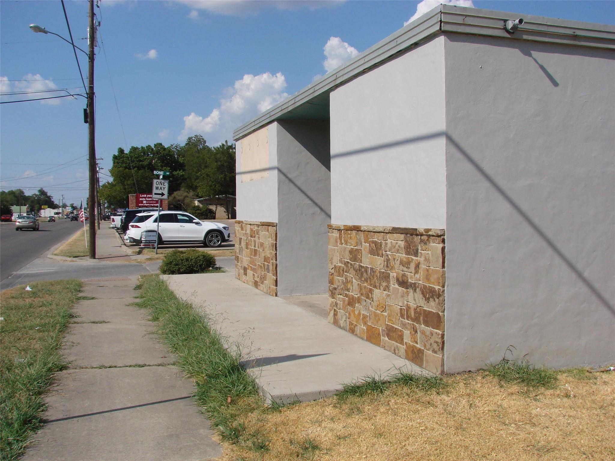main property photo 11