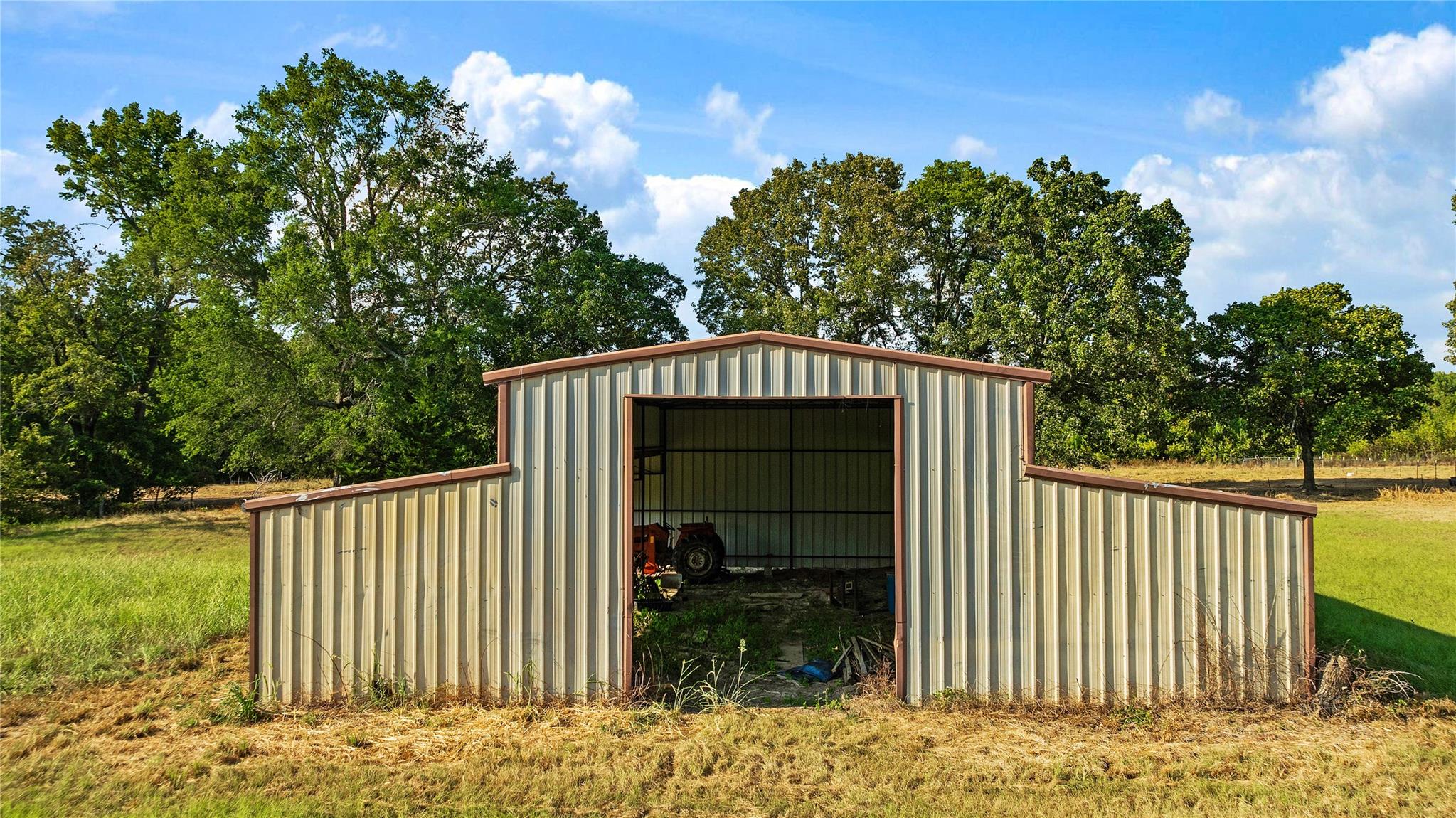 main property photo 29
