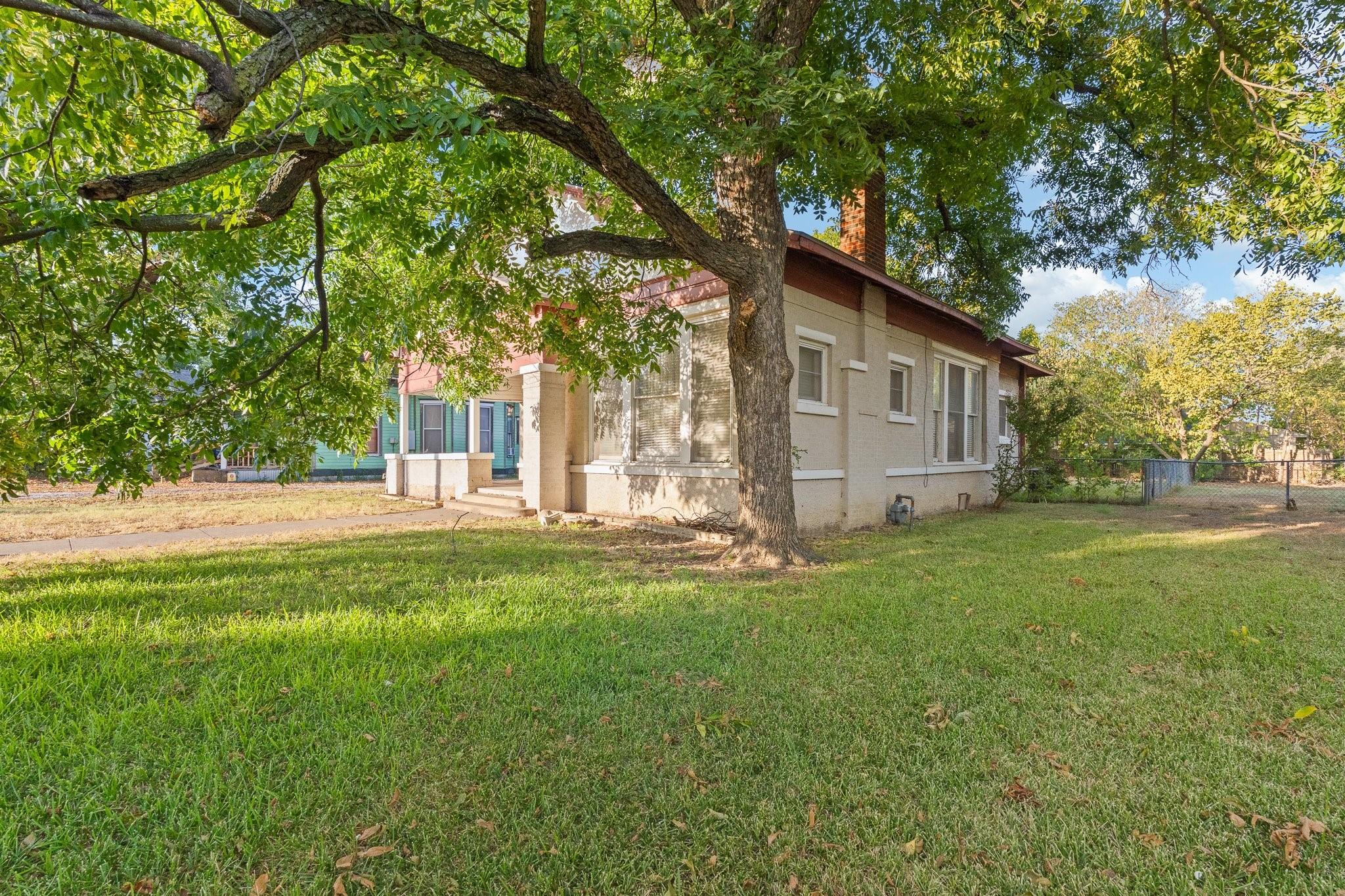 main property photo 27