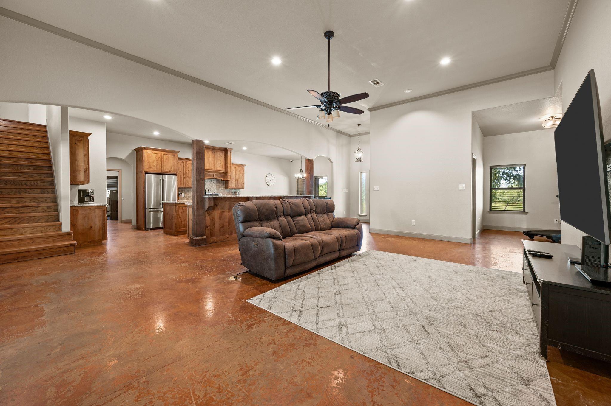 main property photo 9