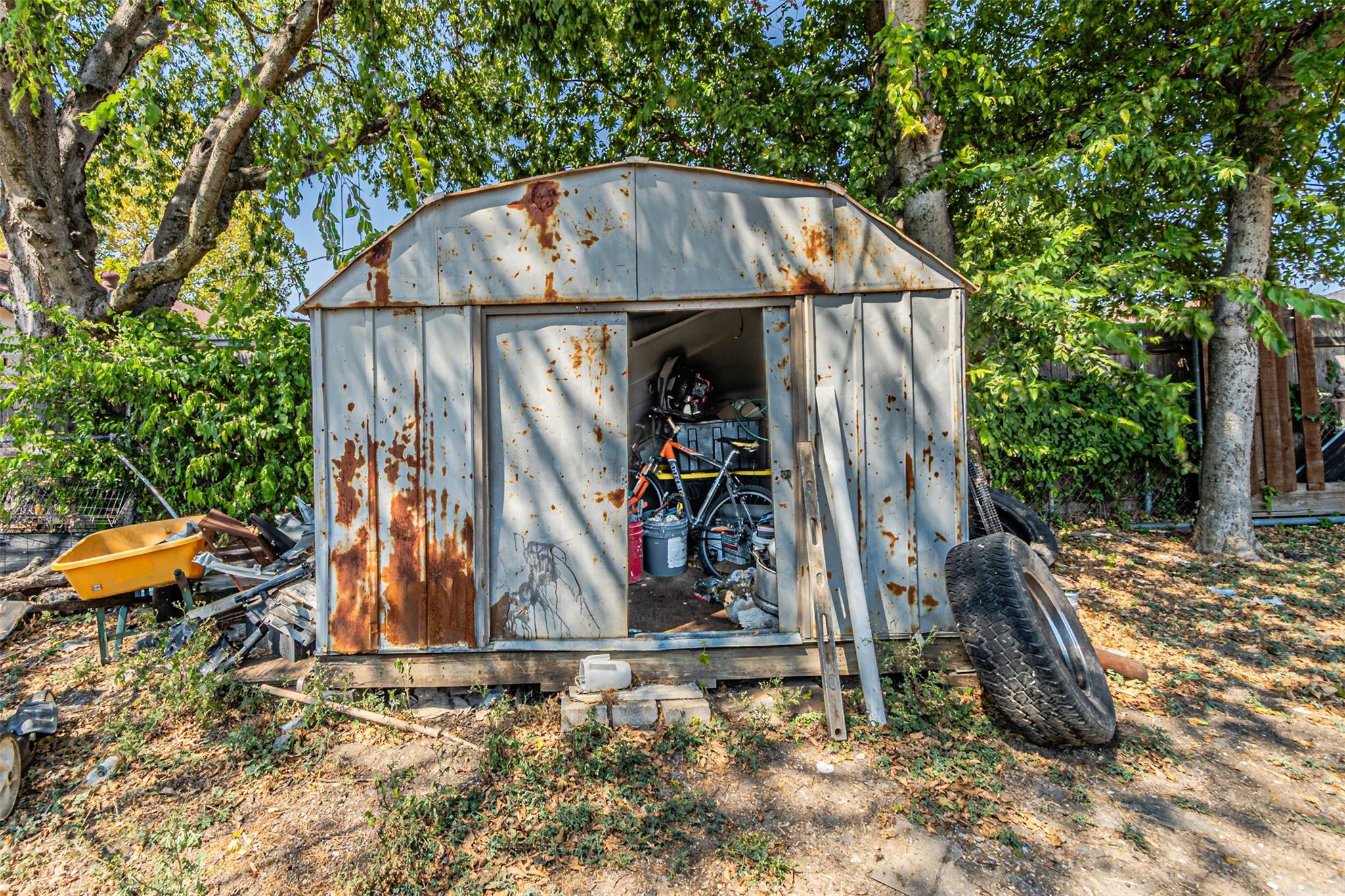 main property photo 20
