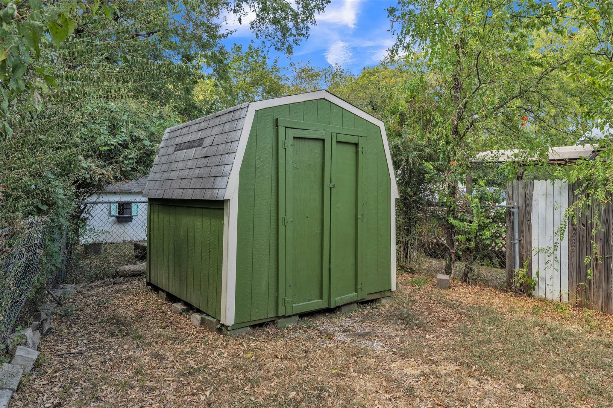 main property photo 26
