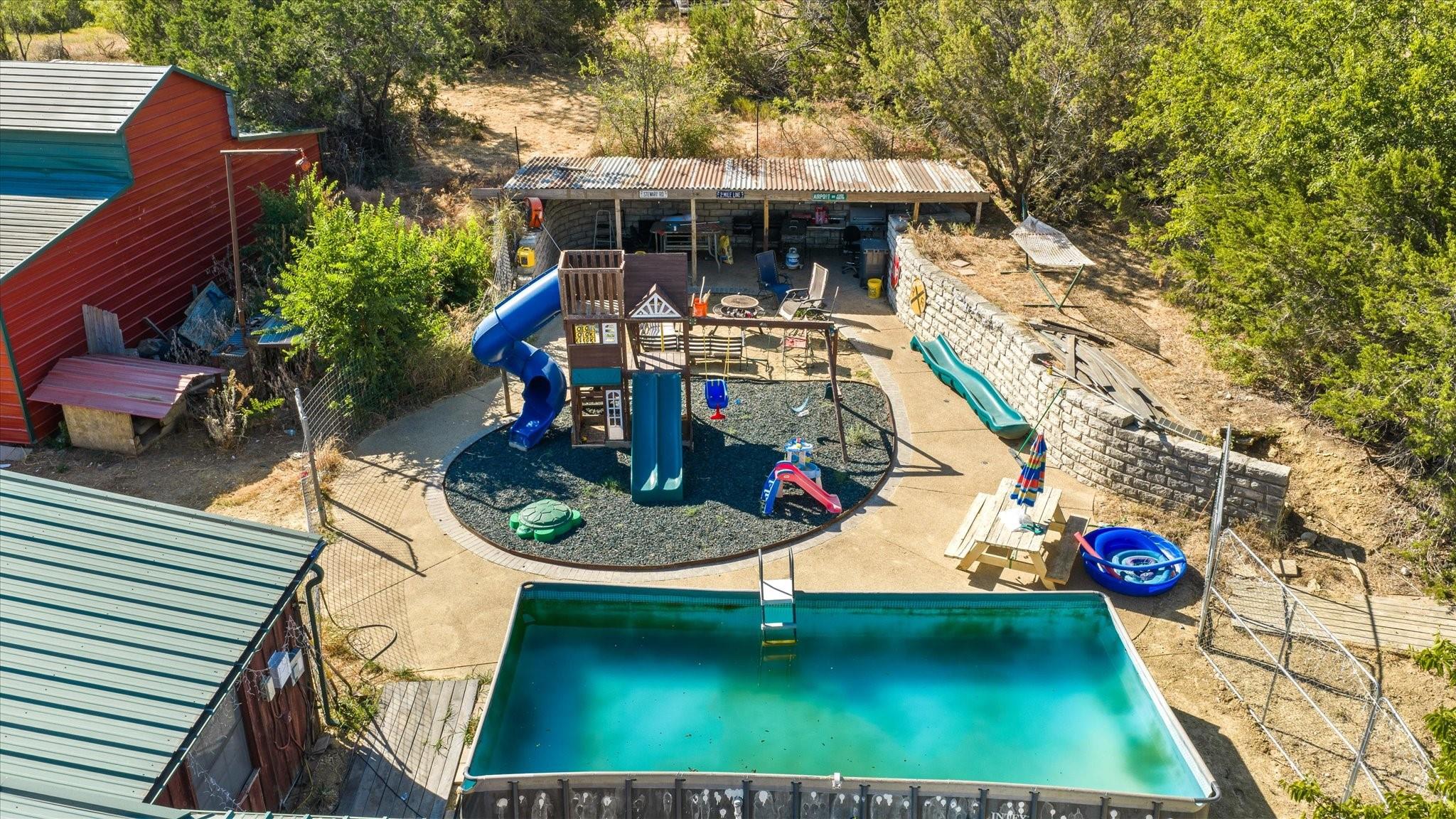 main property photo 14