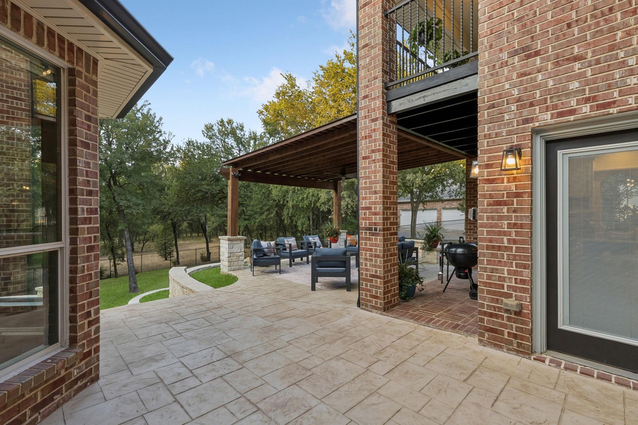 main property photo 32