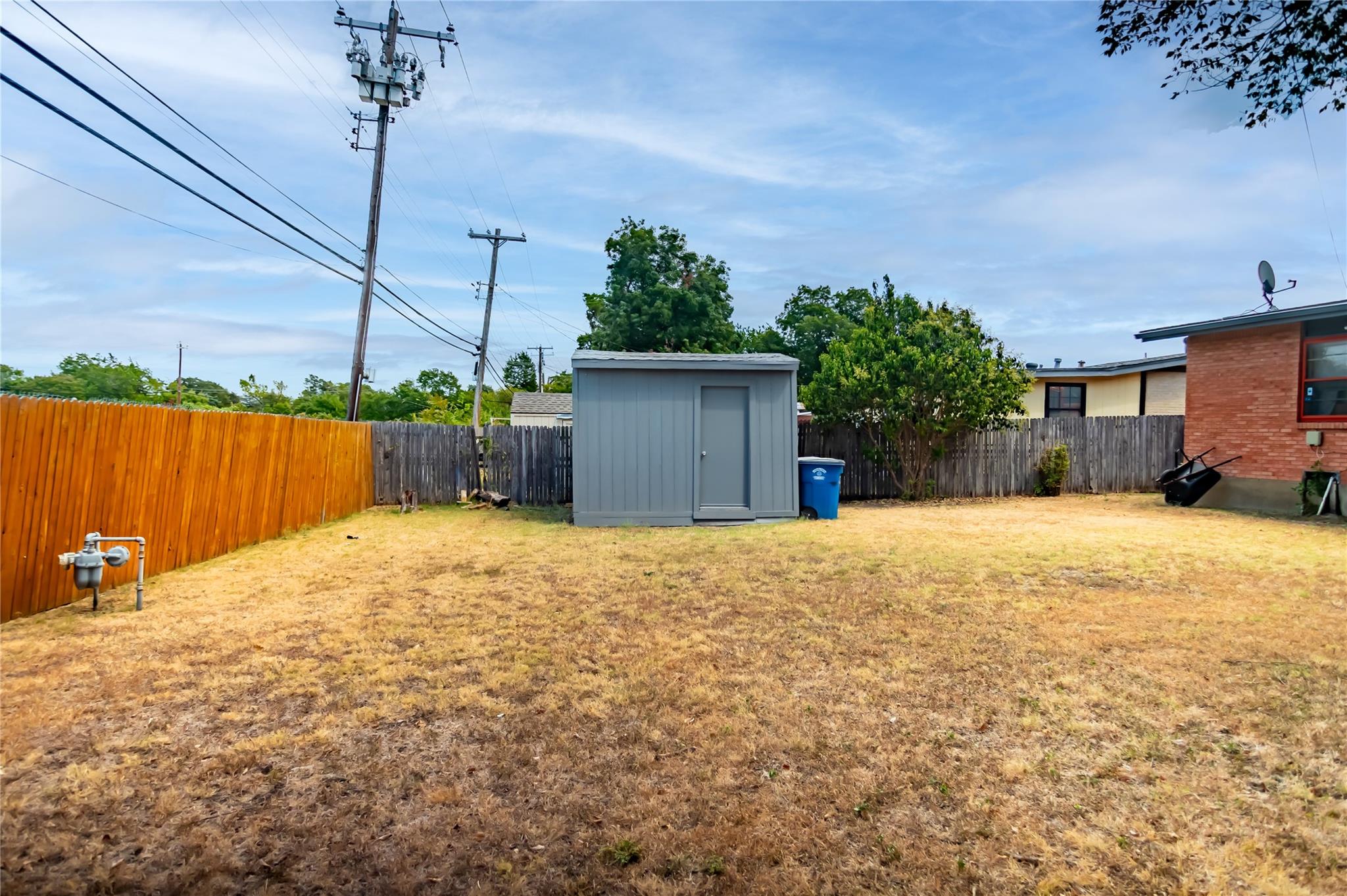 main property photo 20