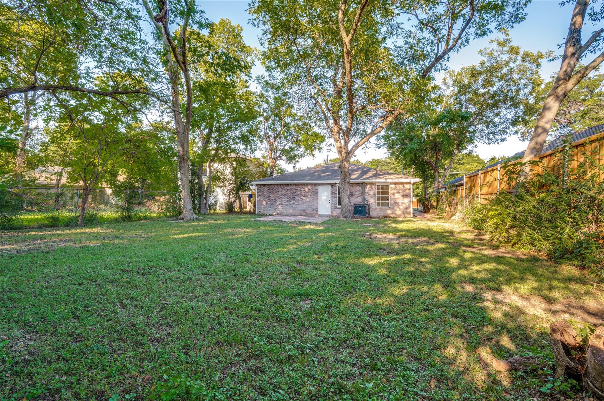 main property photo 23