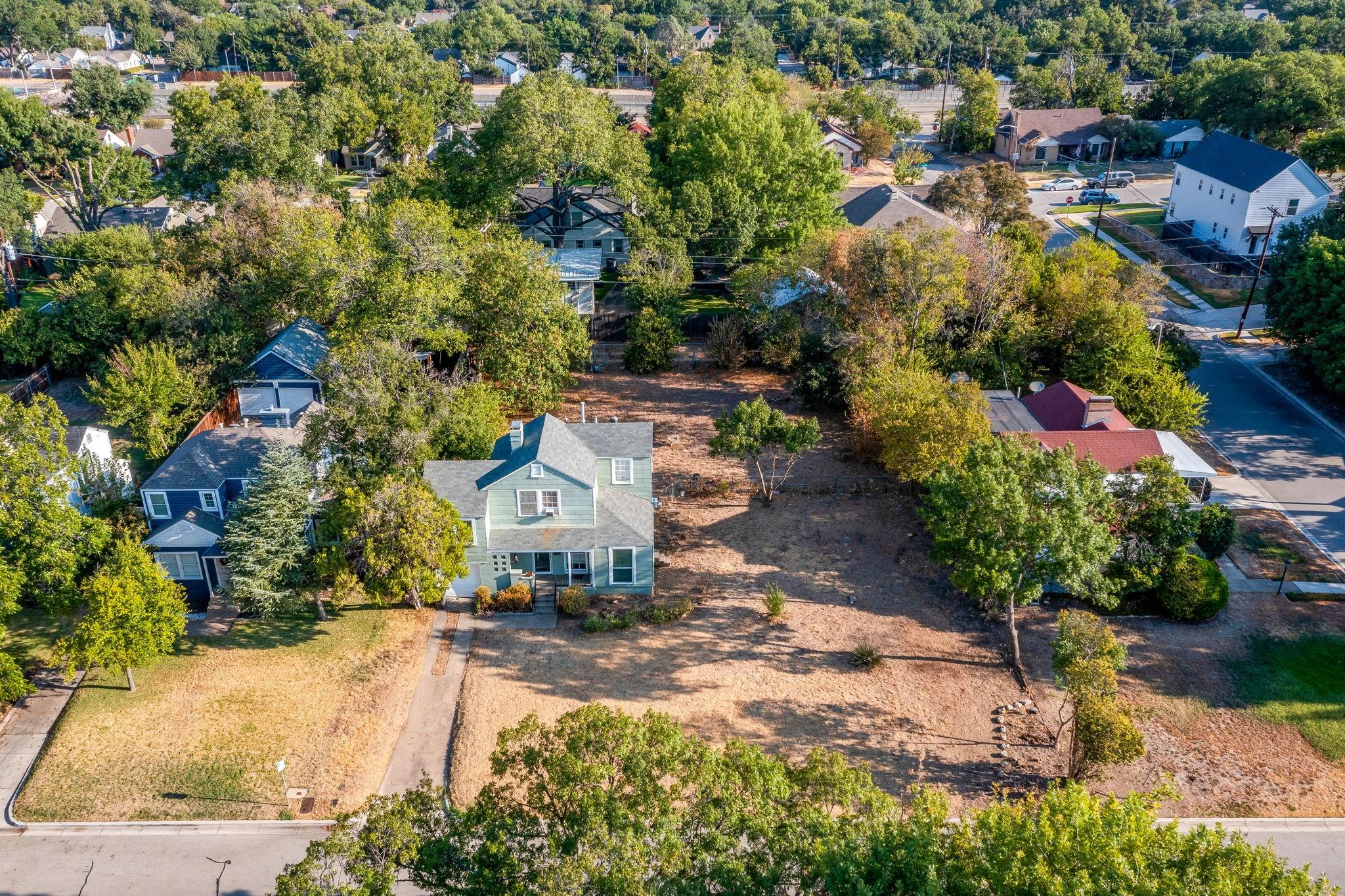 main property photo 12