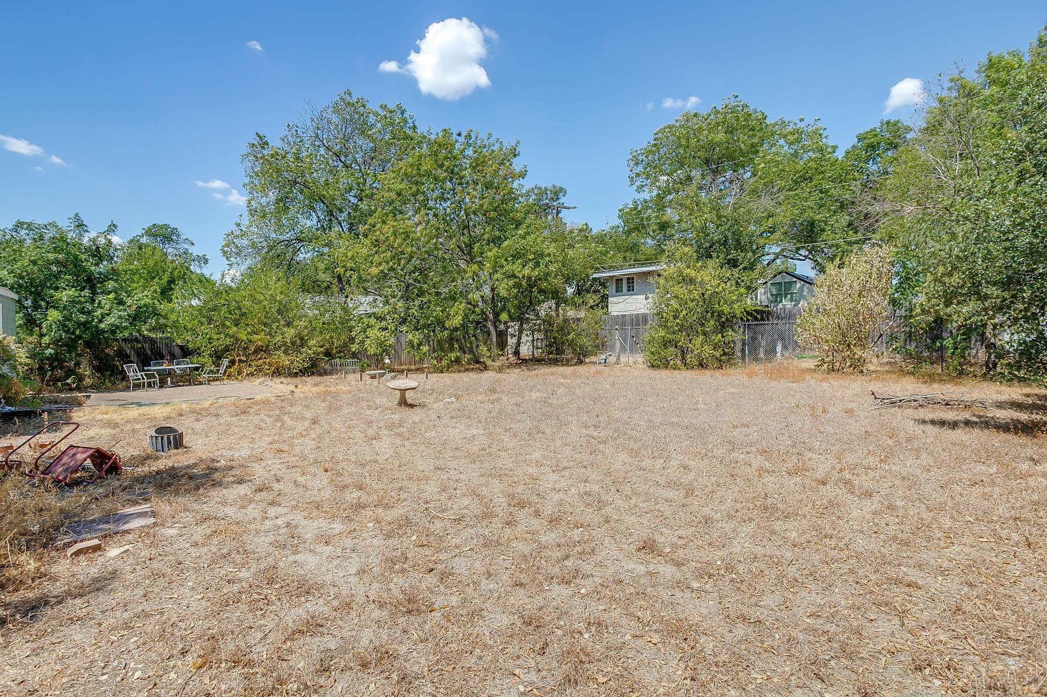 main property photo 9