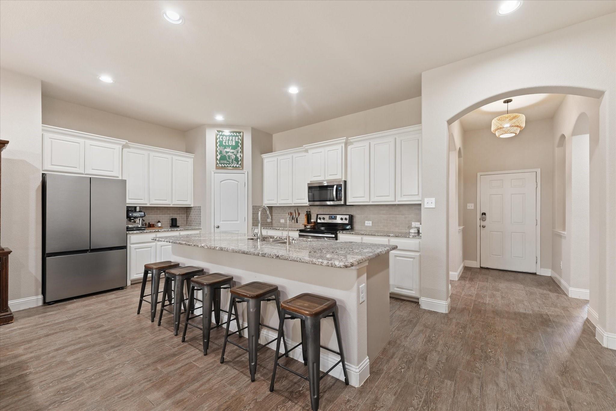 main property photo 10
