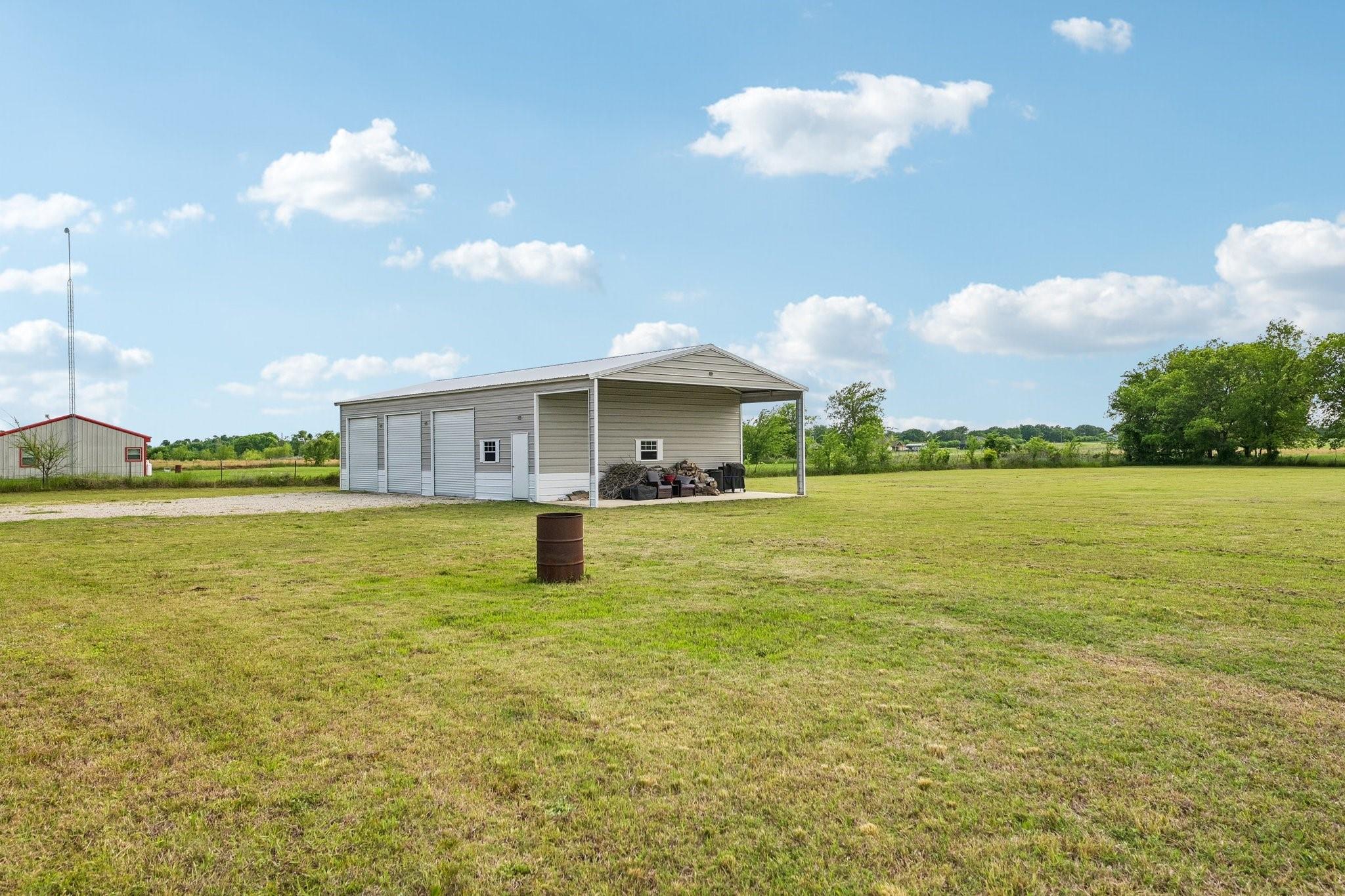 main property photo 27