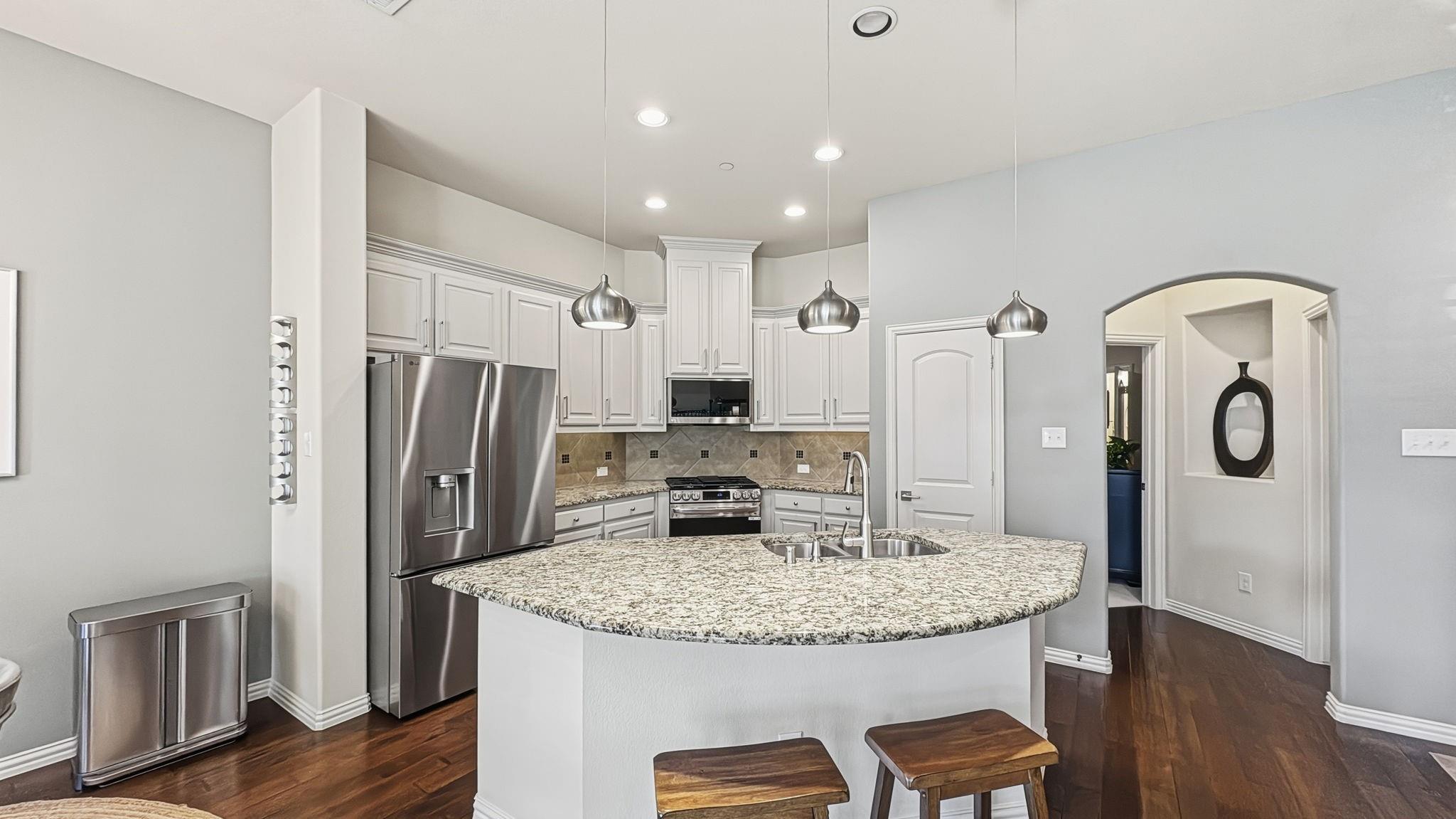 main property photo 9