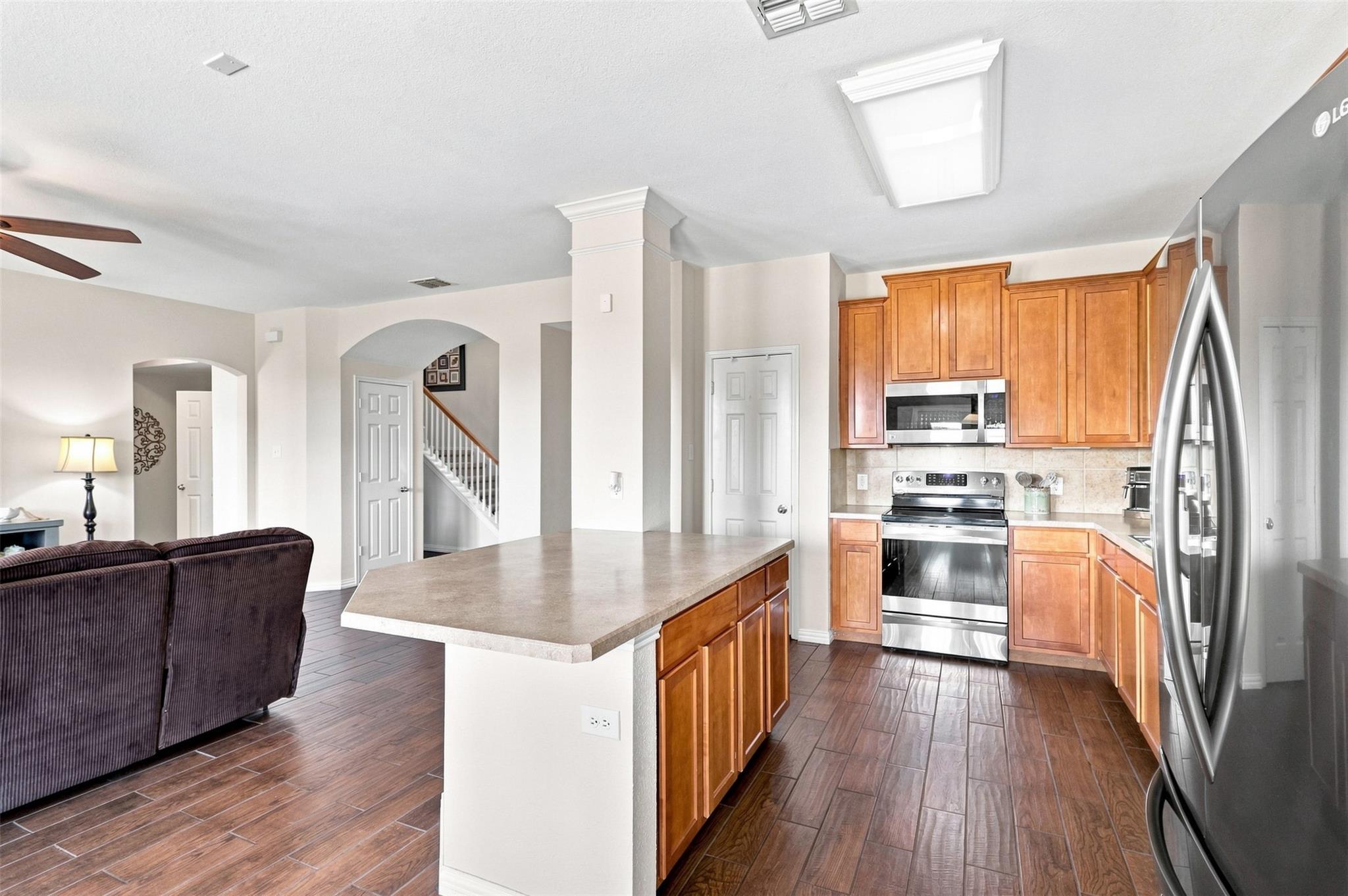 main property photo 9