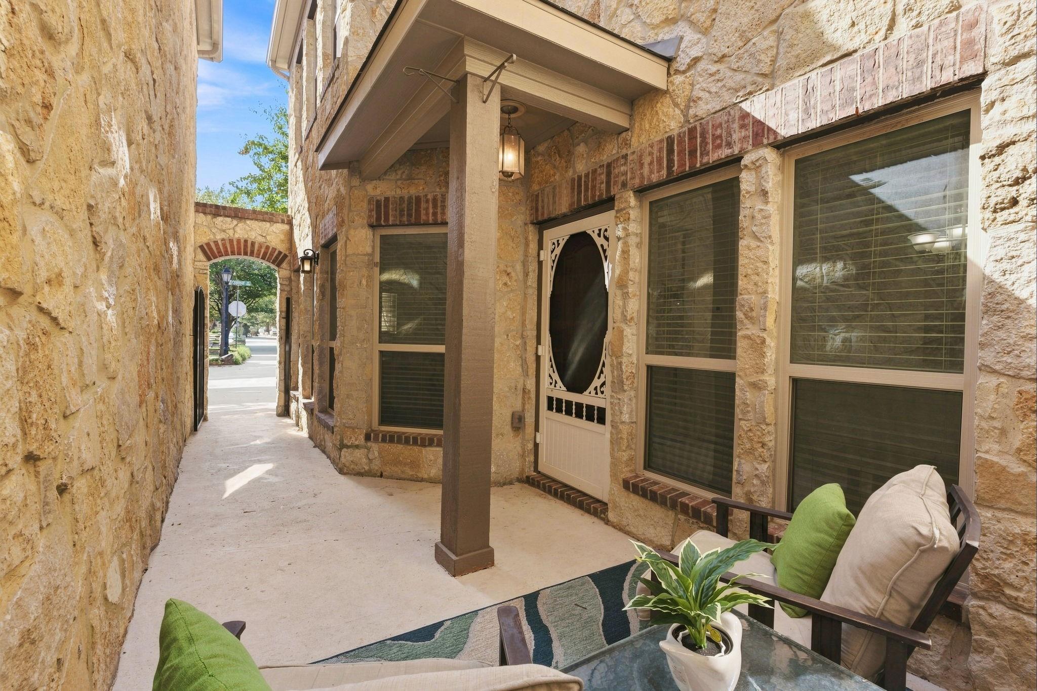 main property photo 9
