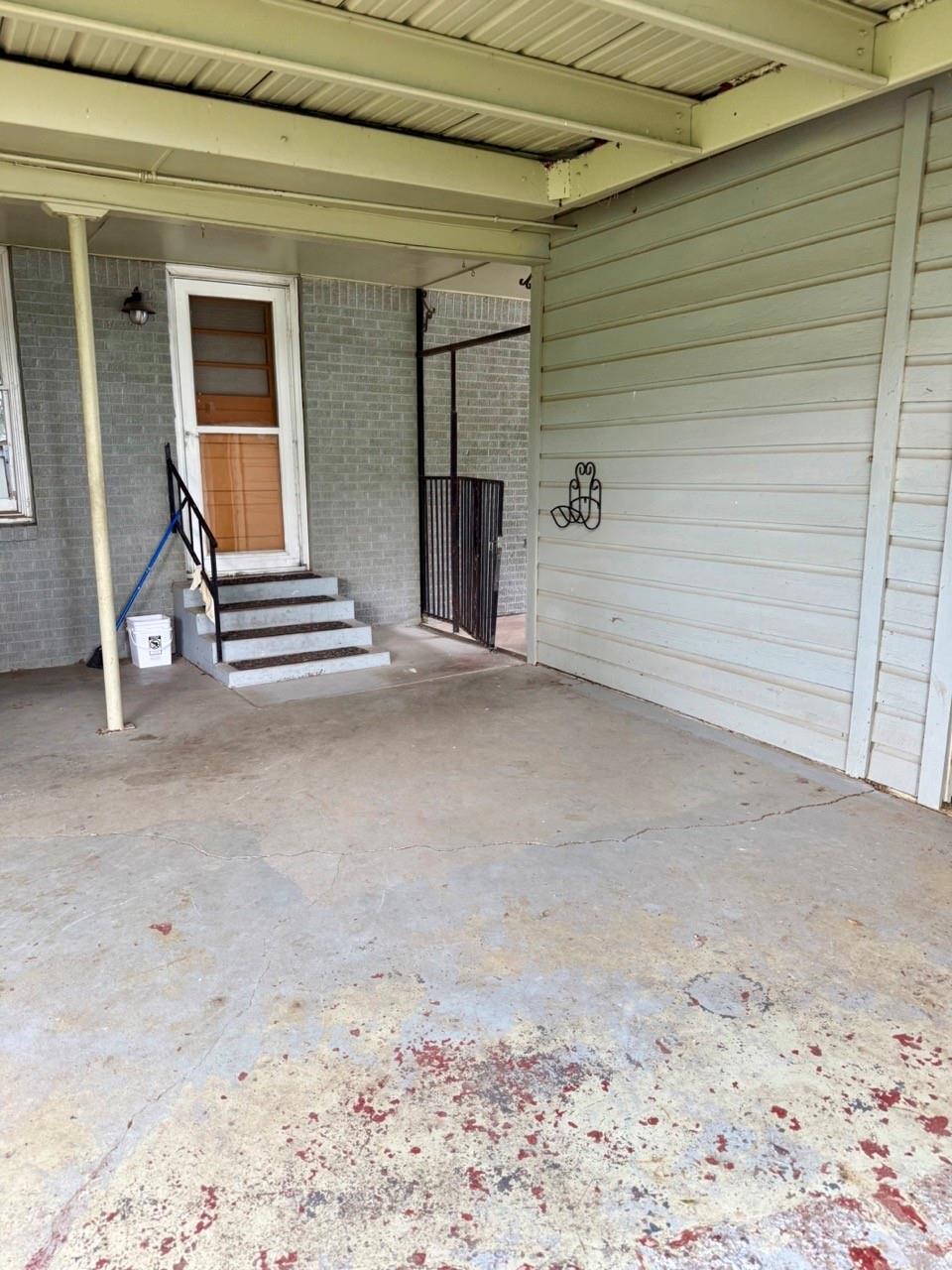 main property photo 17