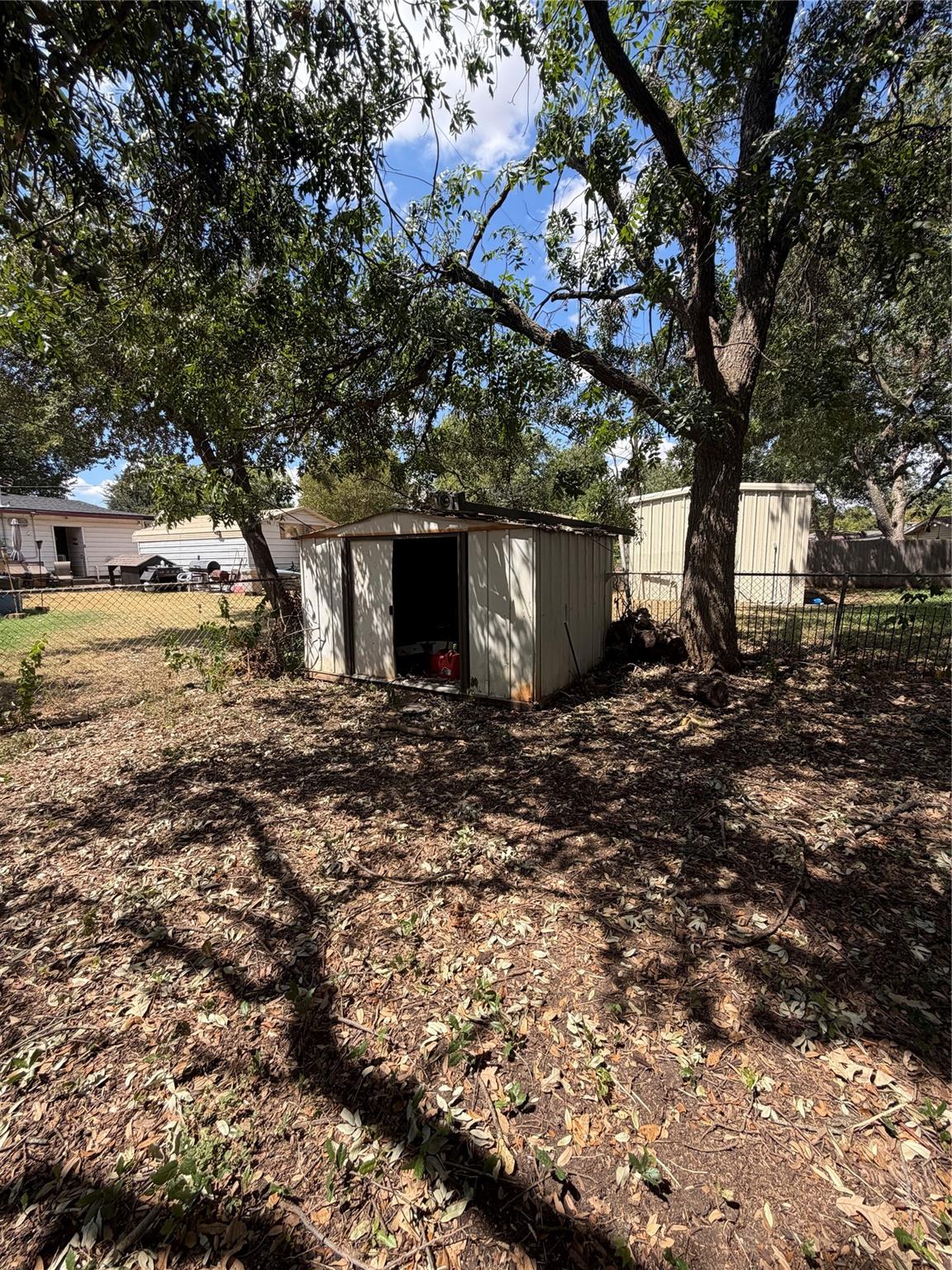 main property photo 16