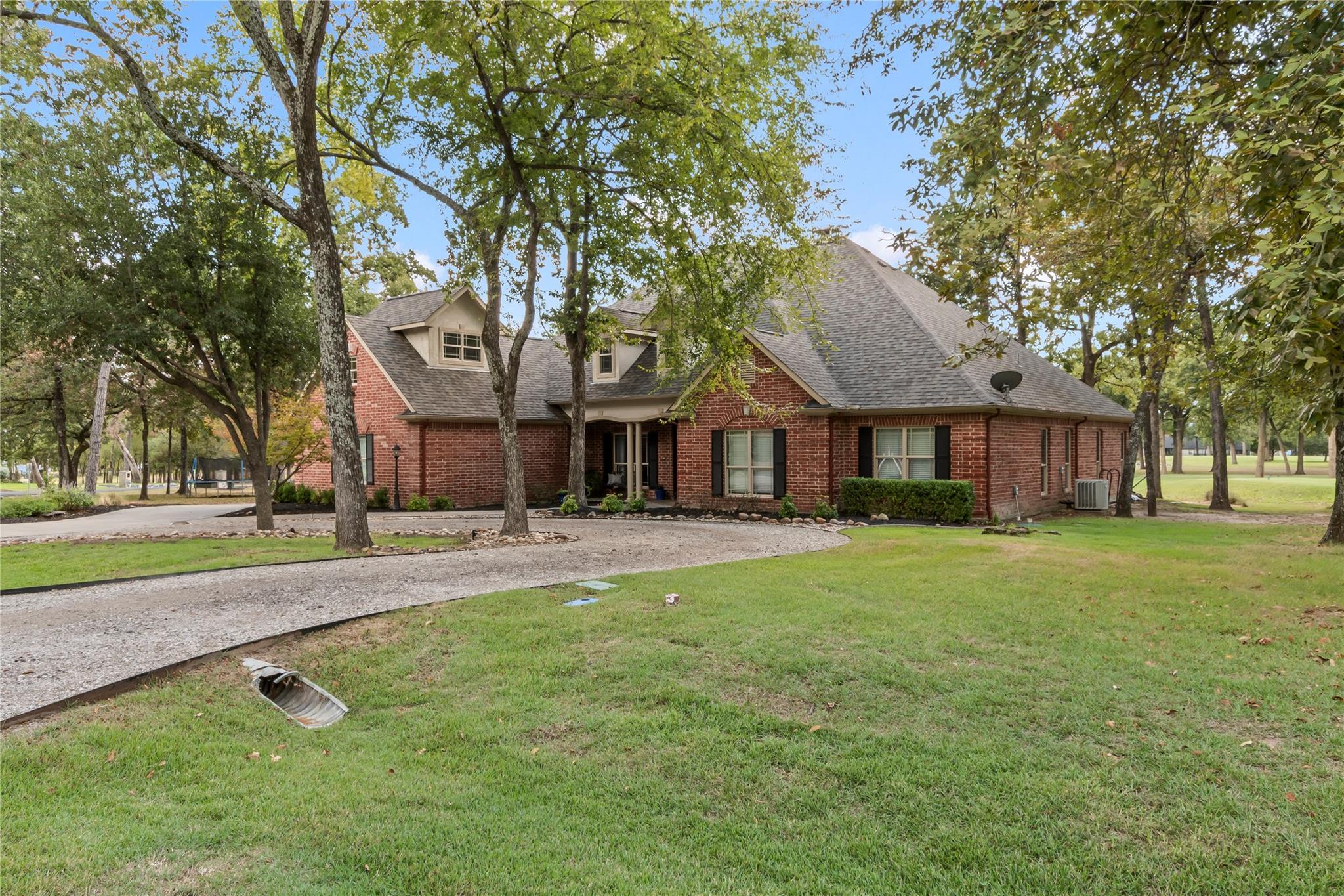 main property photo 31