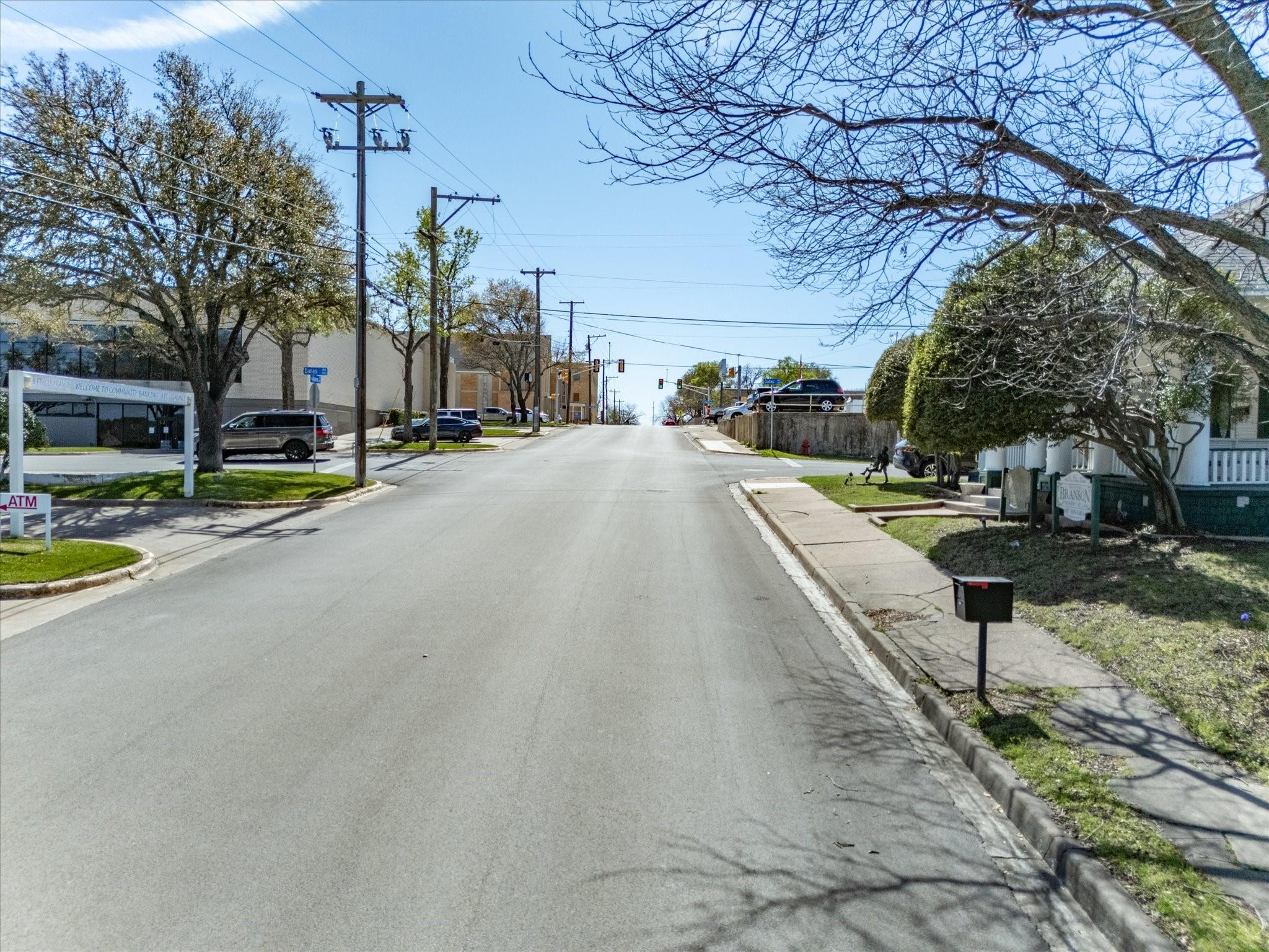 main property photo 10