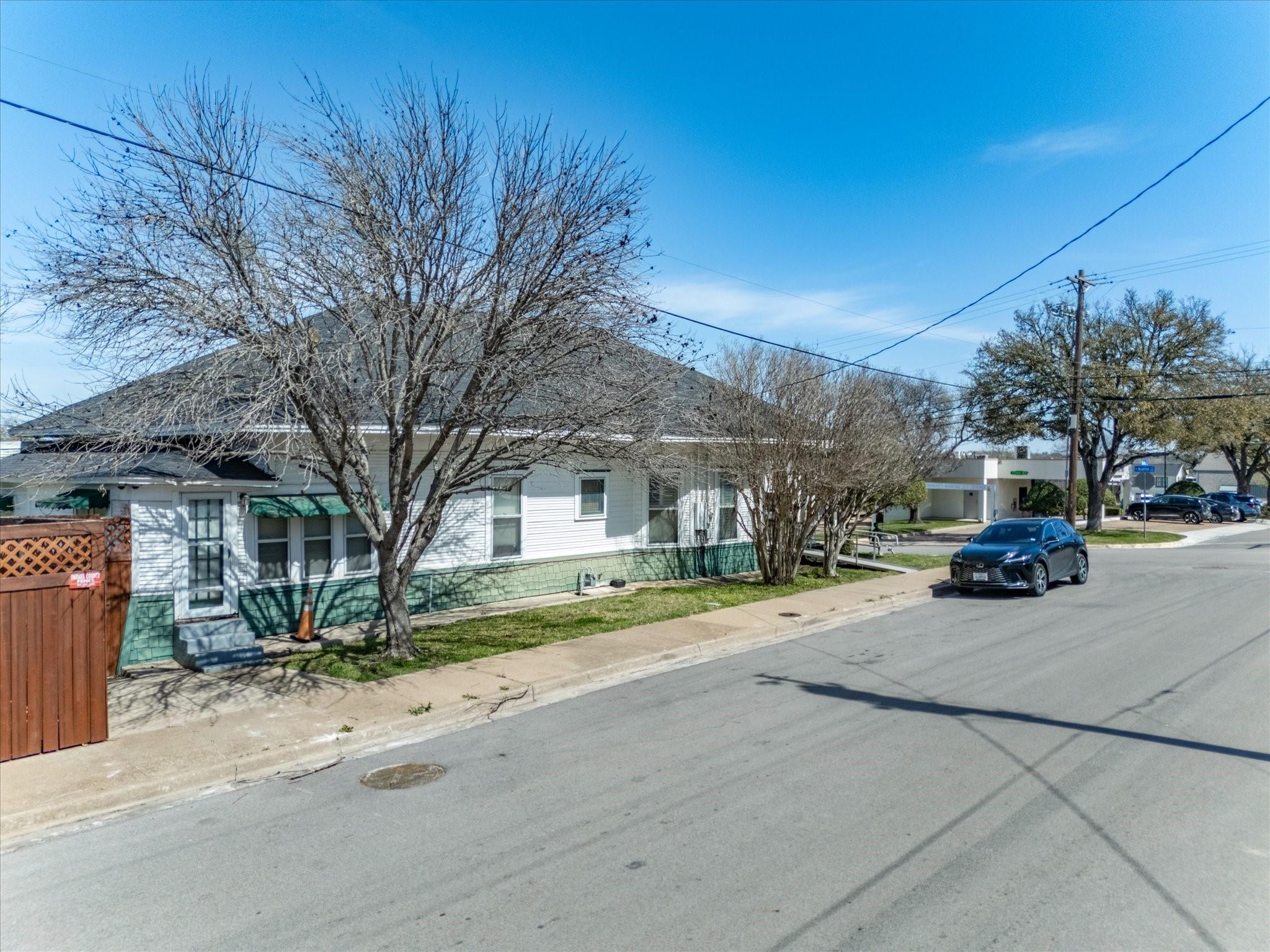 main property photo 13