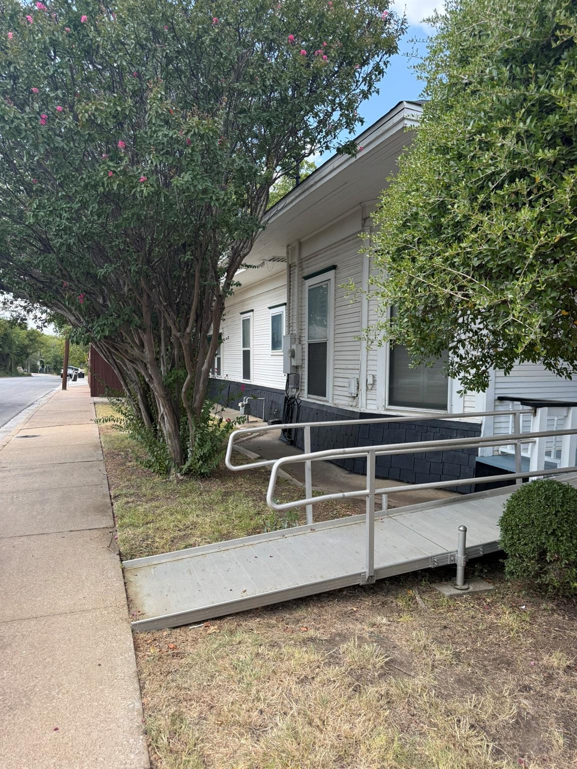 main property photo 37