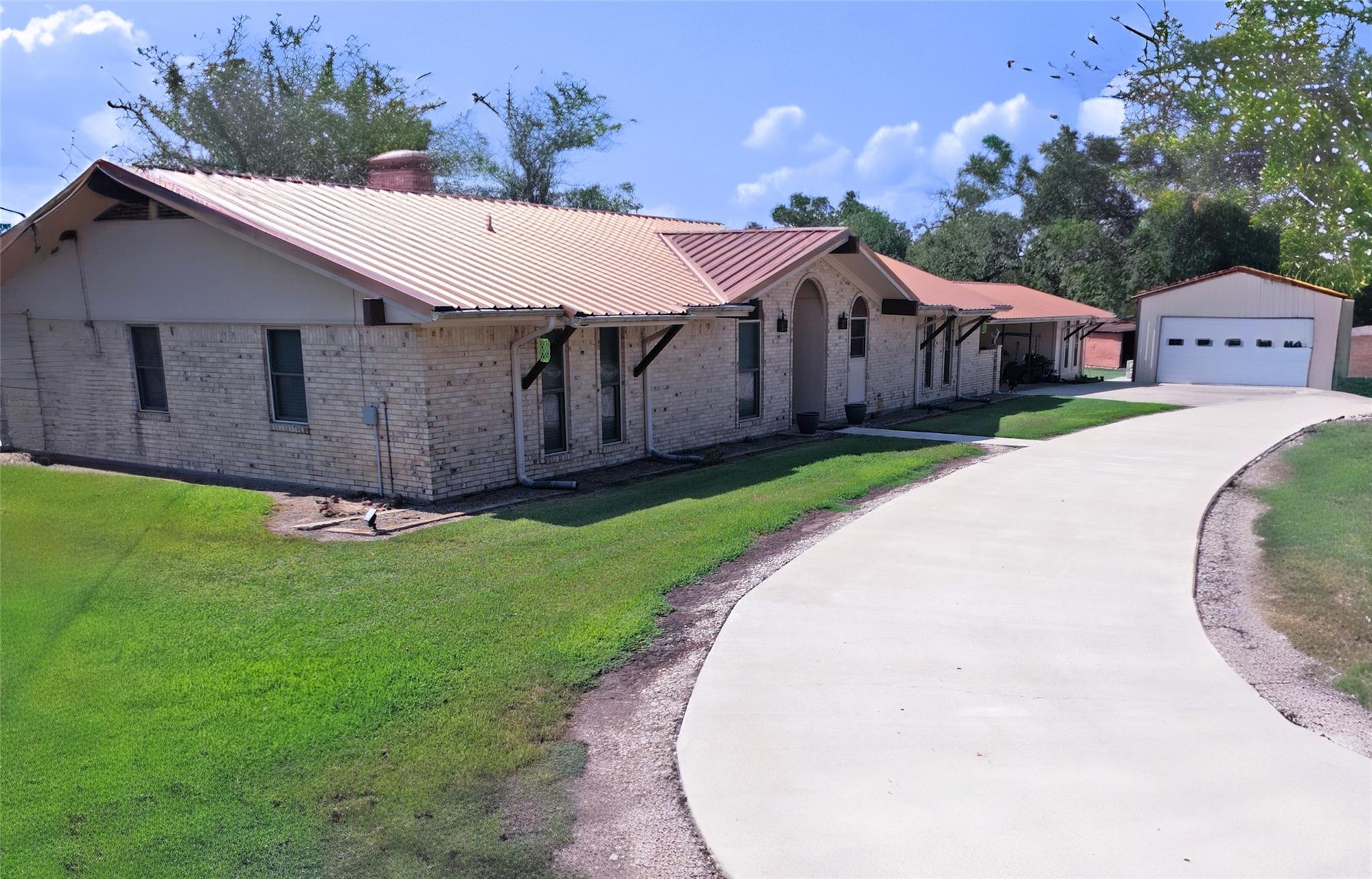 main property photo 13