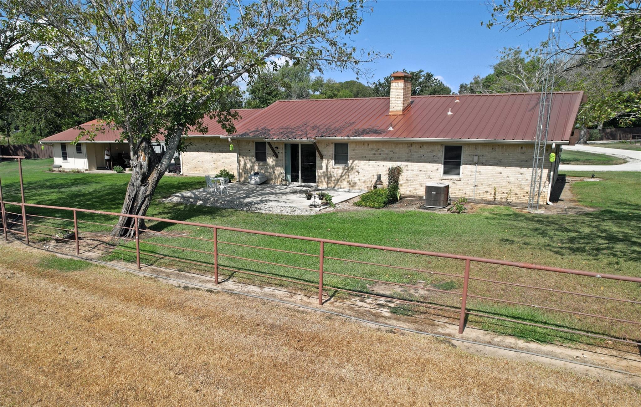 main property photo 4