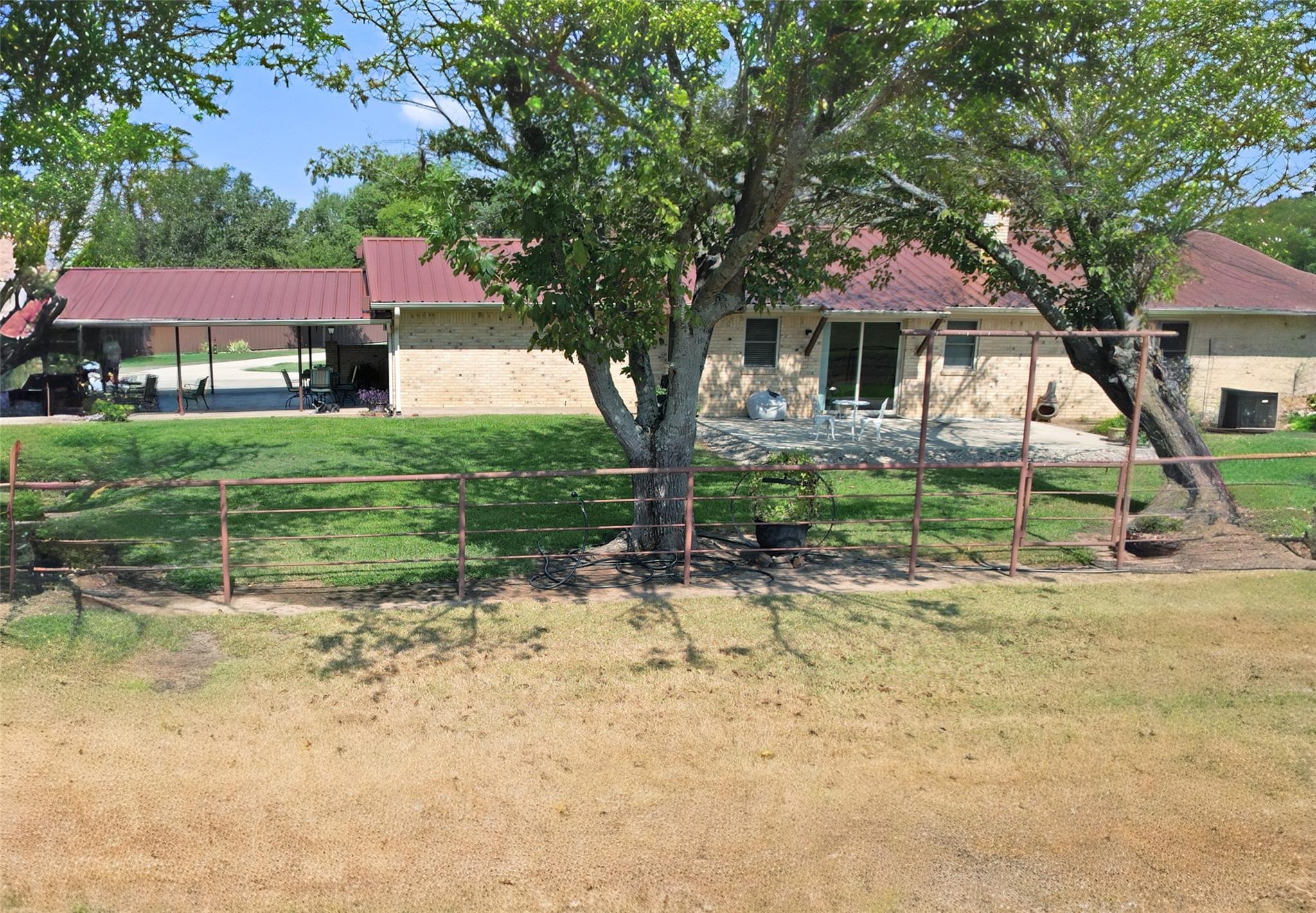 main property photo 5