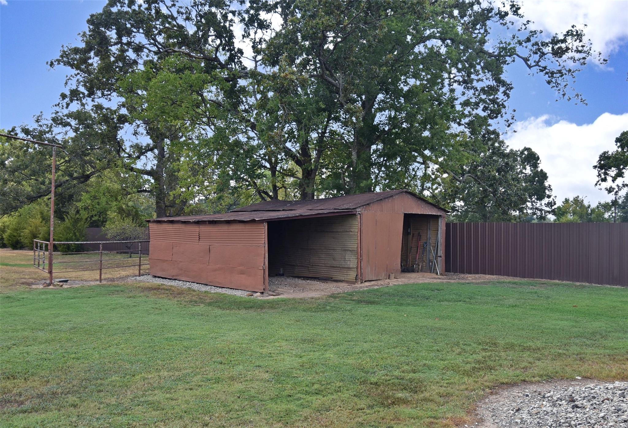main property photo 7
