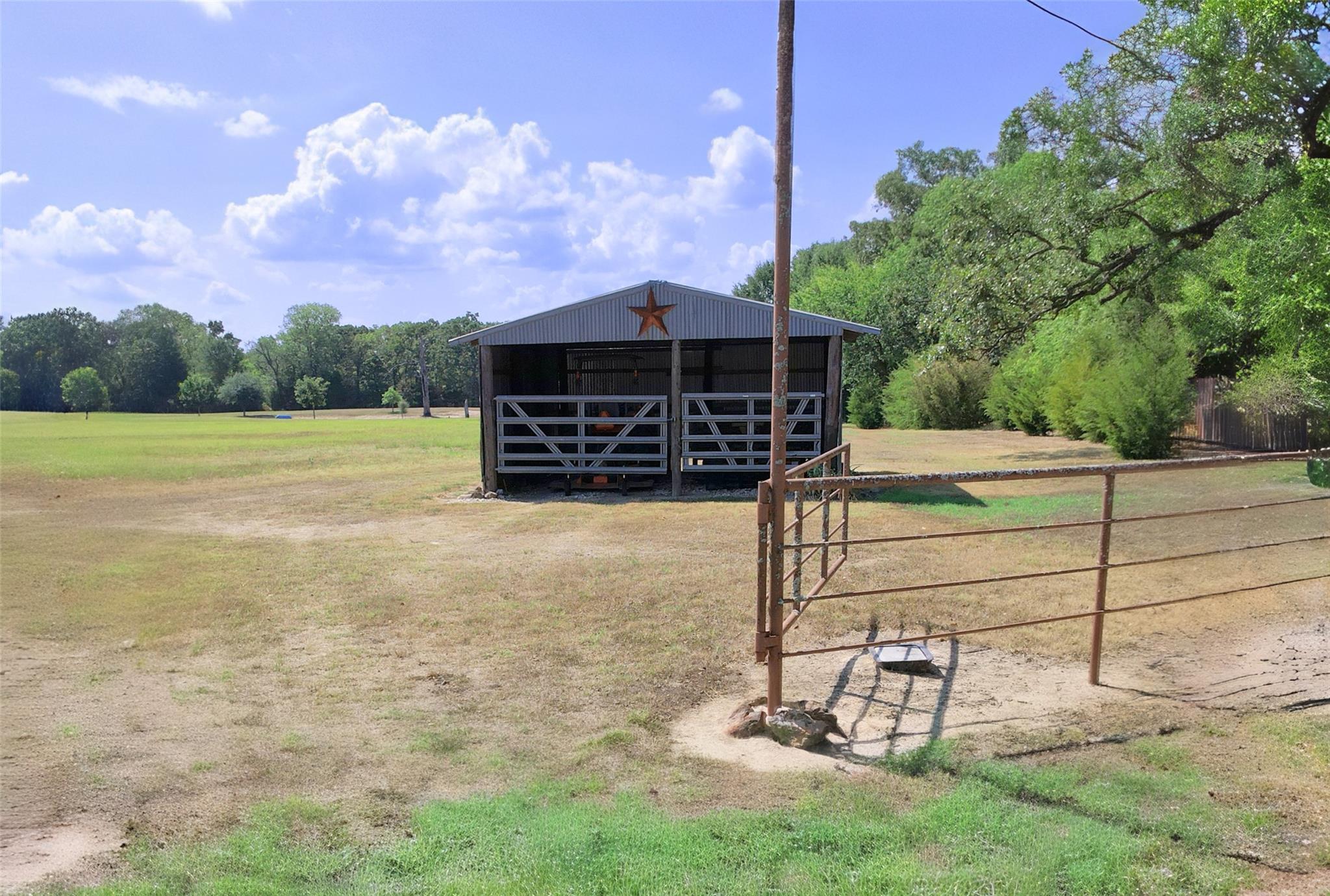 main property photo 8