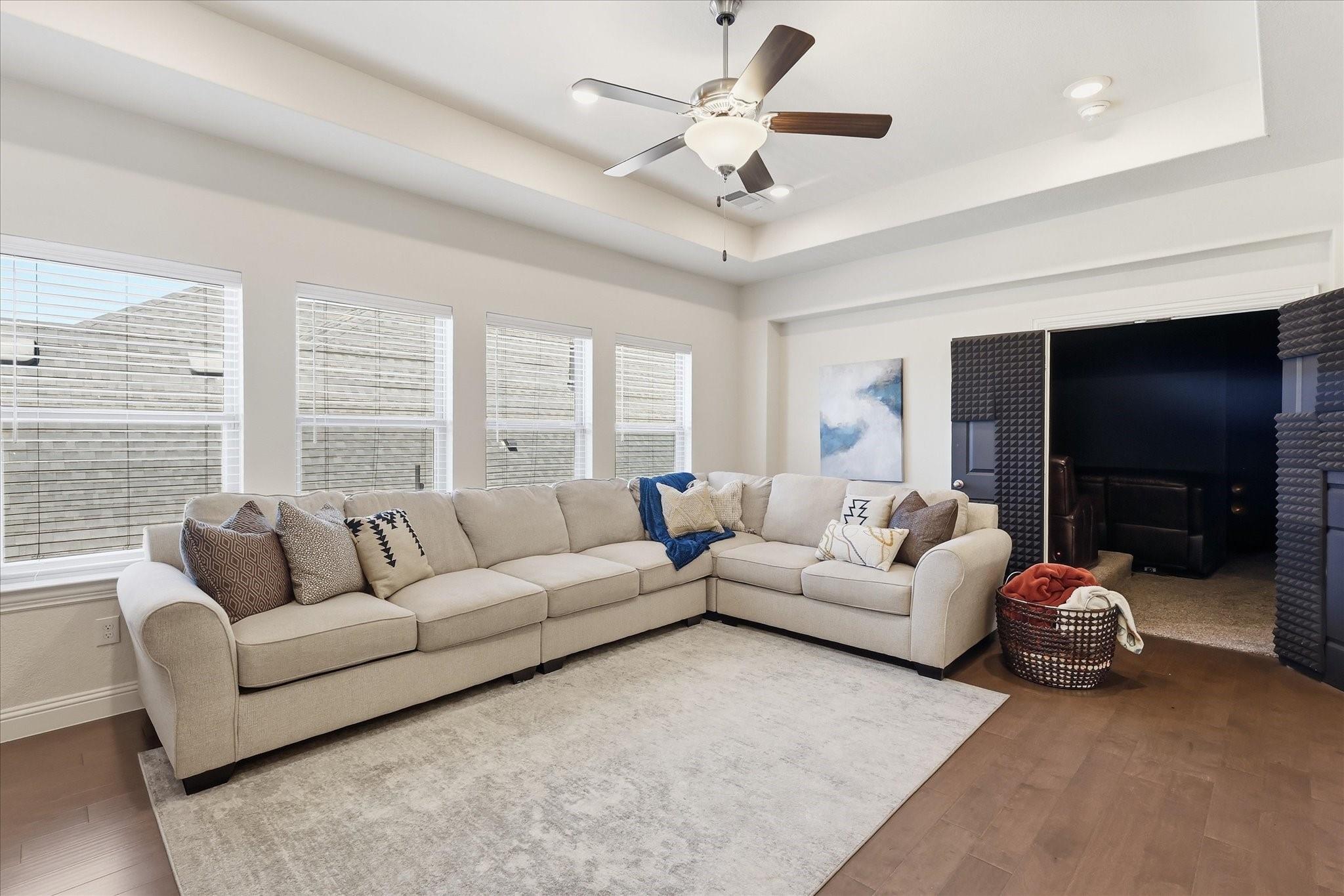 main property photo 30