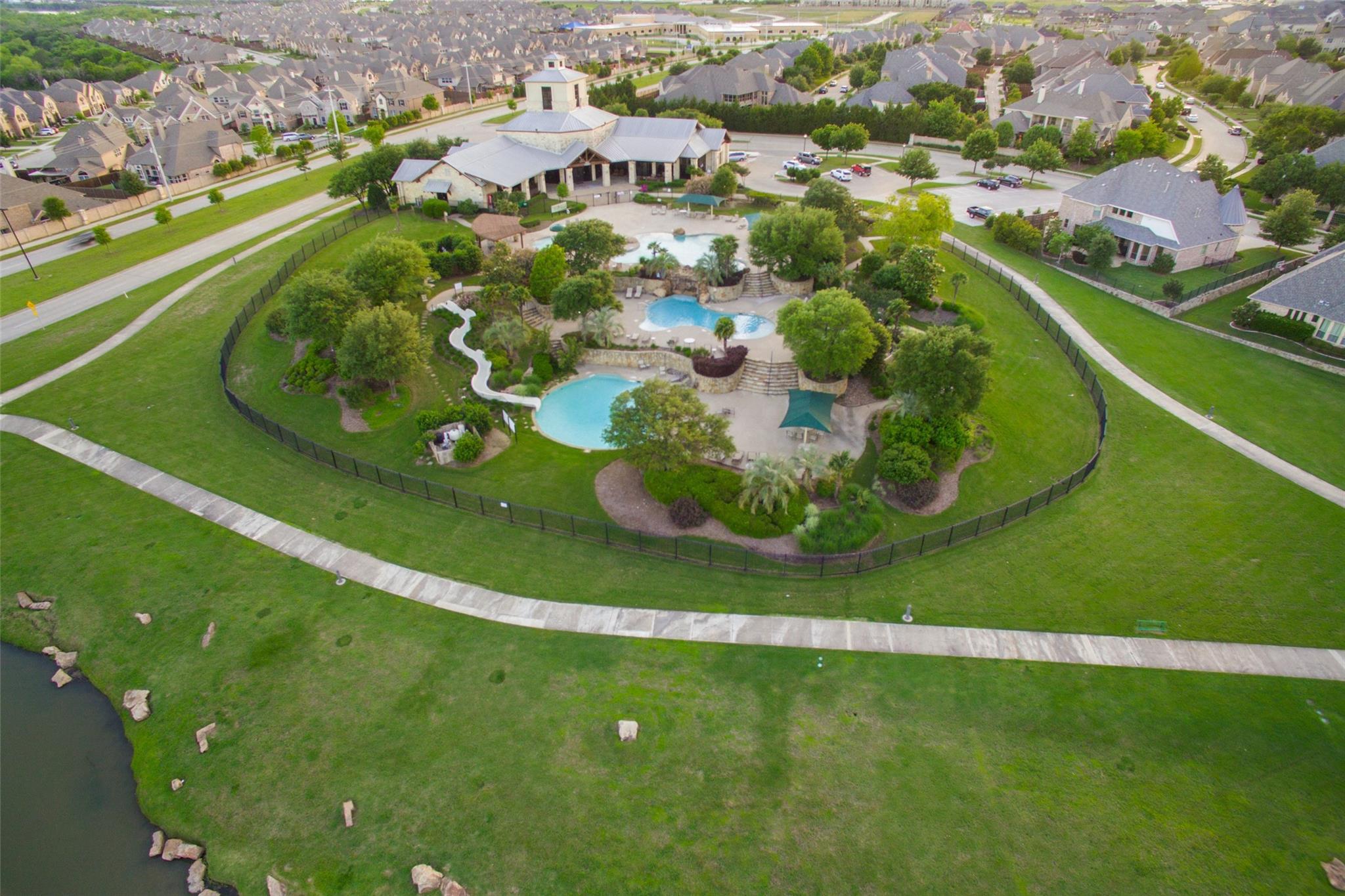 main property photo 33