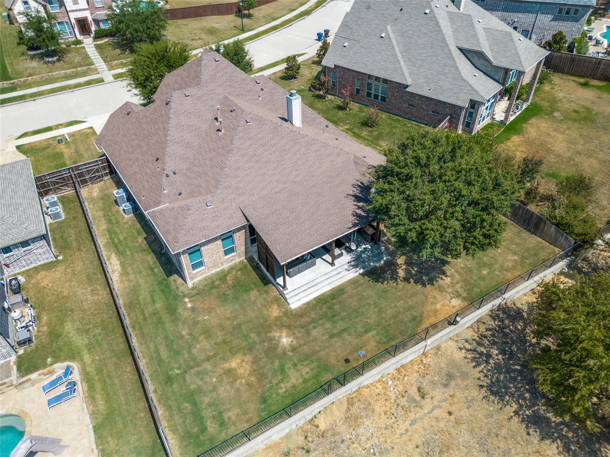 main property photo 37