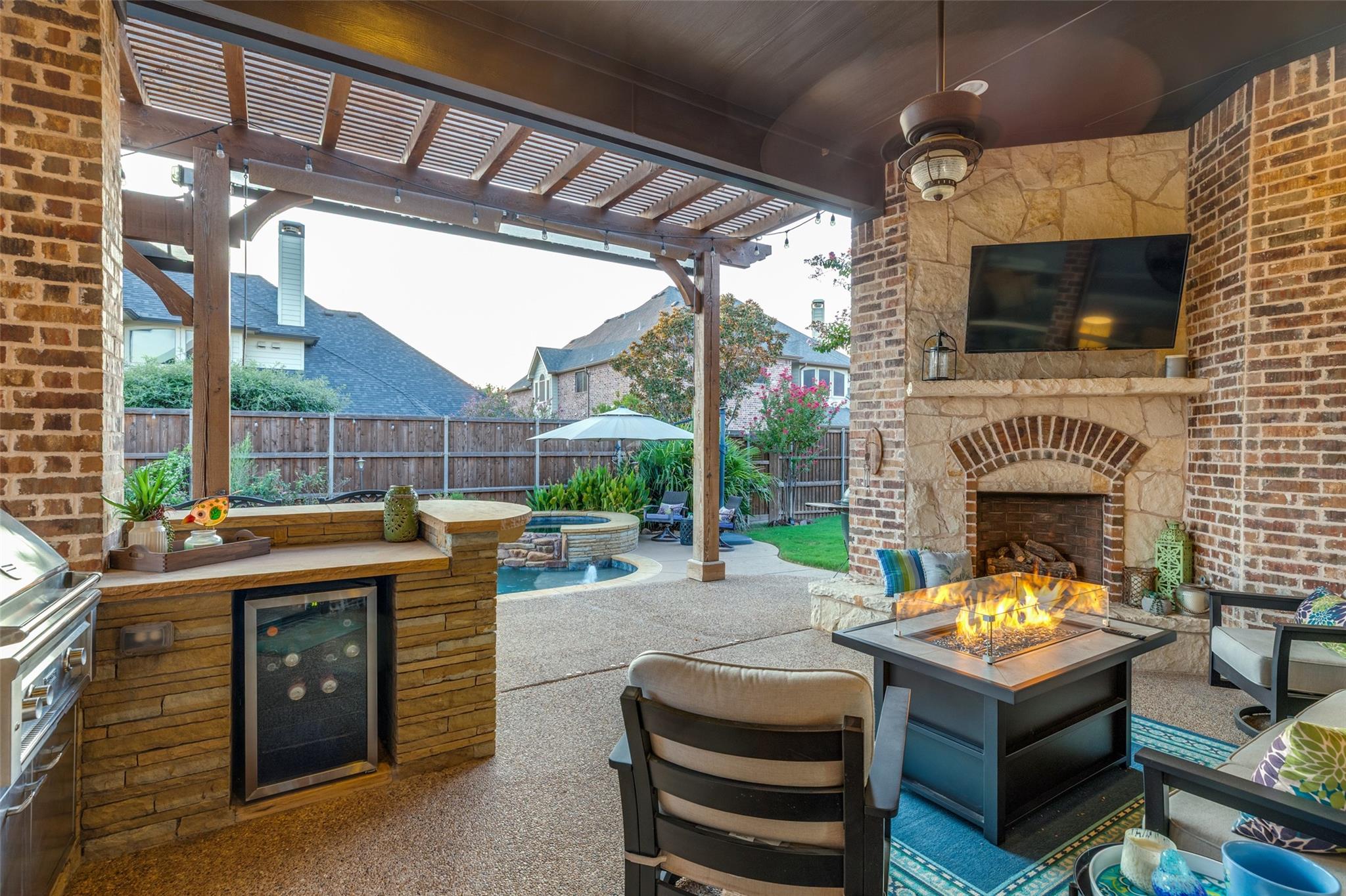 main property photo 5