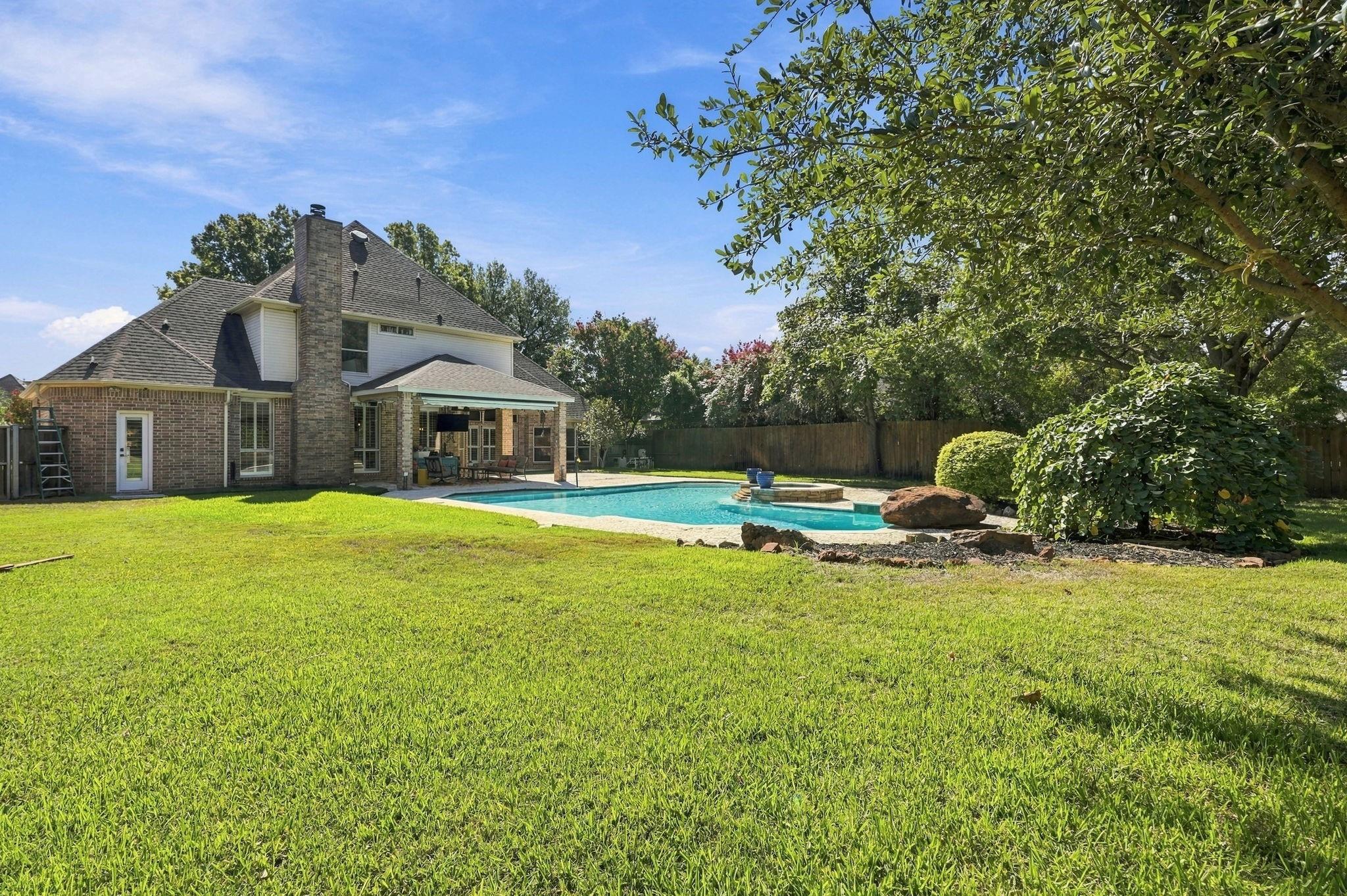 main property photo 31