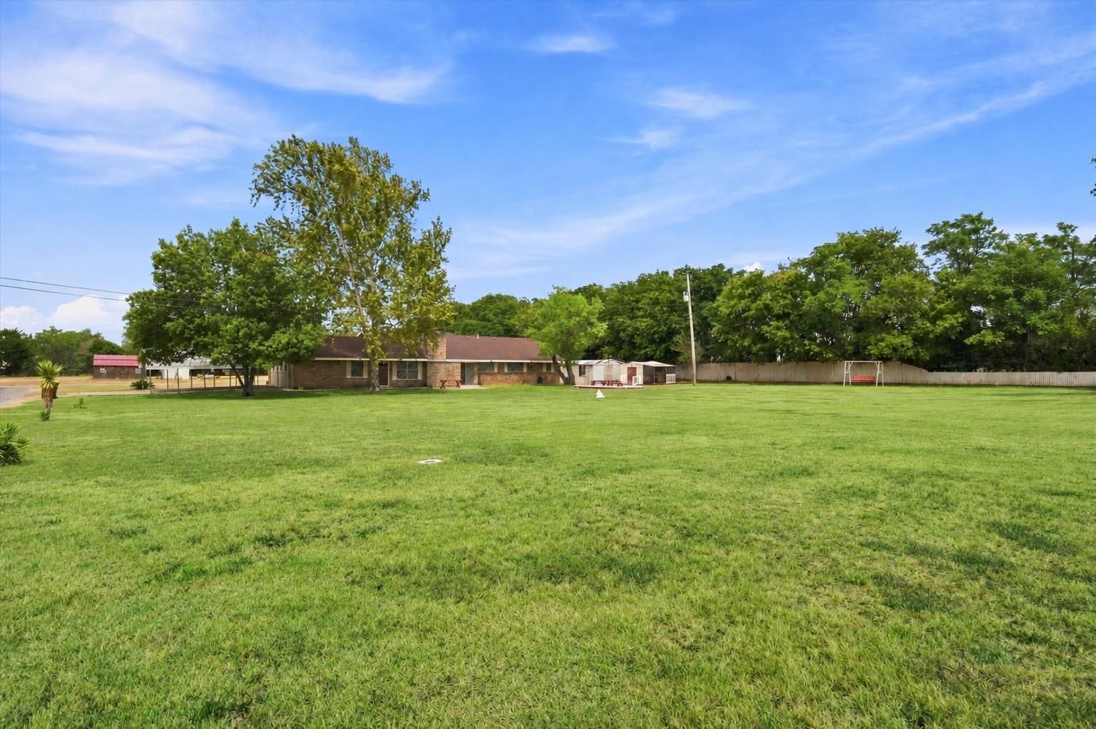 main property photo 27