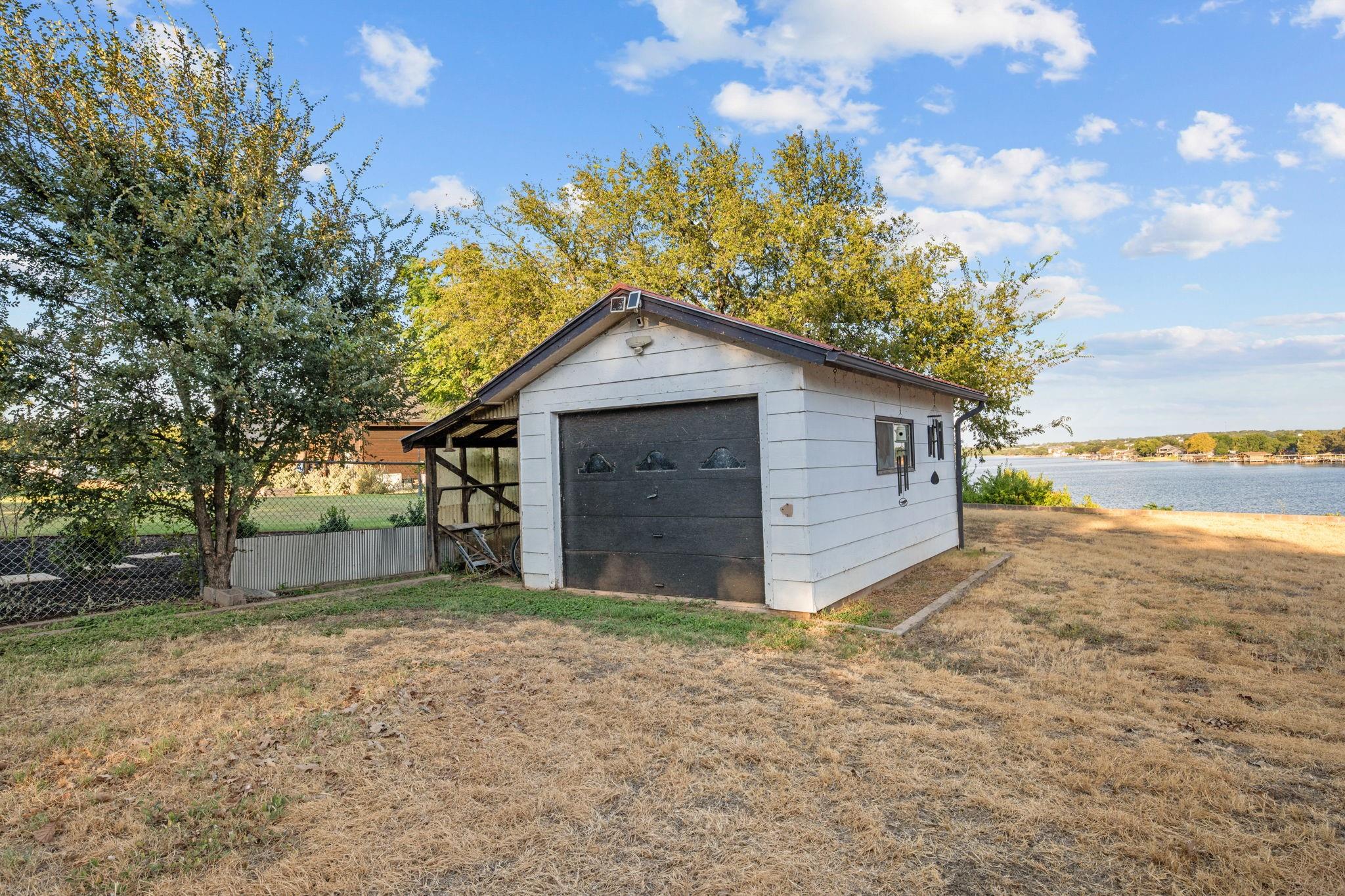 main property photo 24