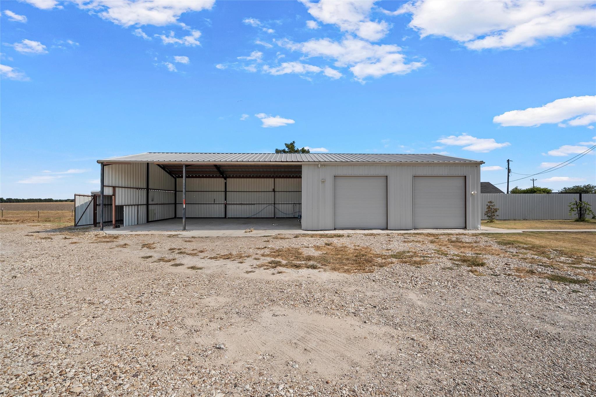 main property photo 25
