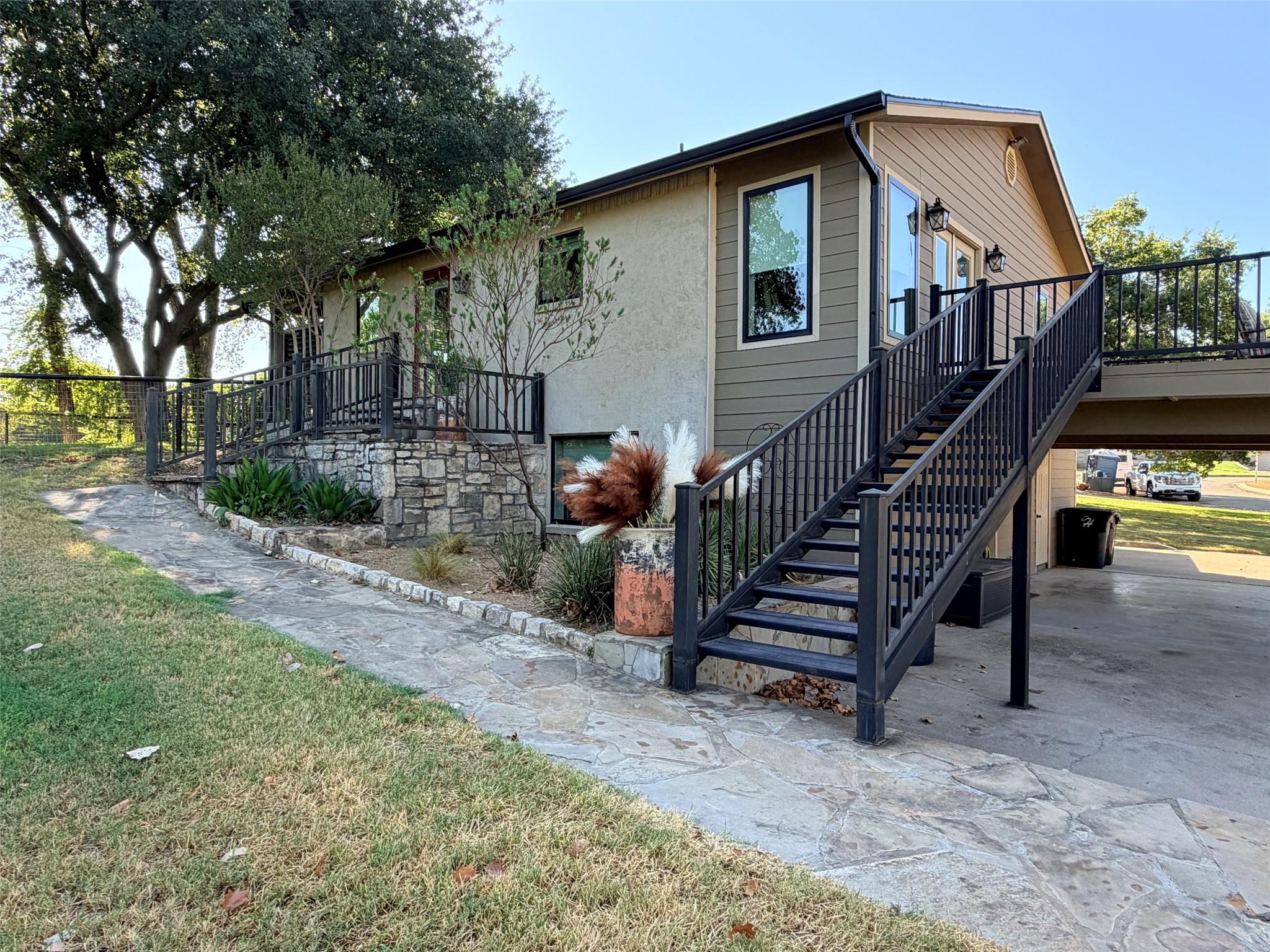 main property photo 30