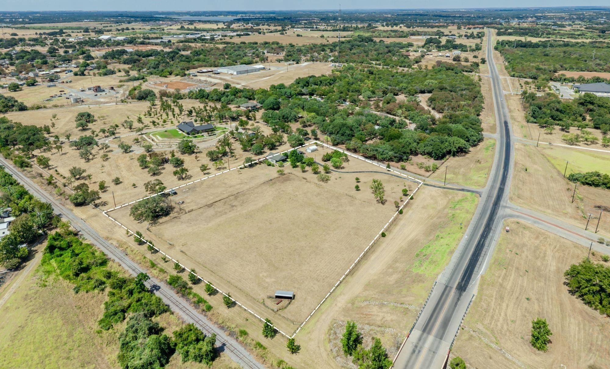 main property photo 7