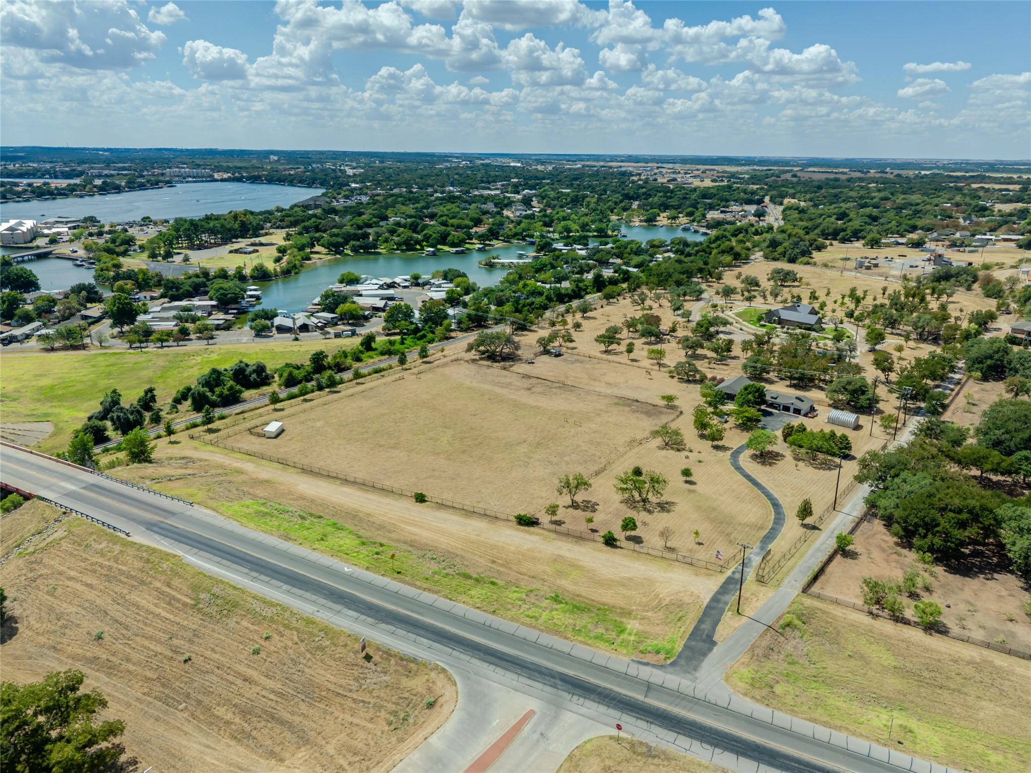main property photo 9