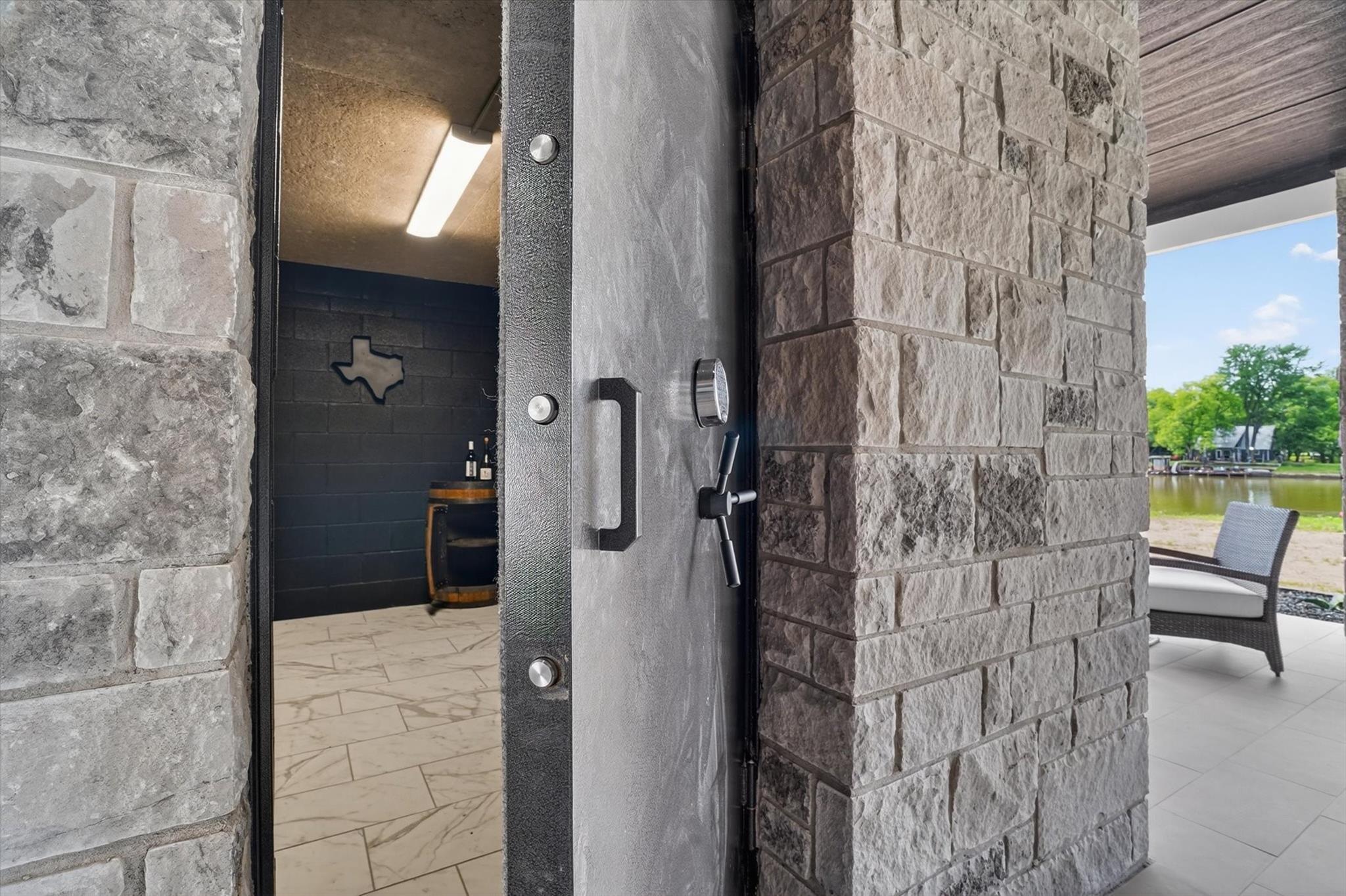 main property photo 25
