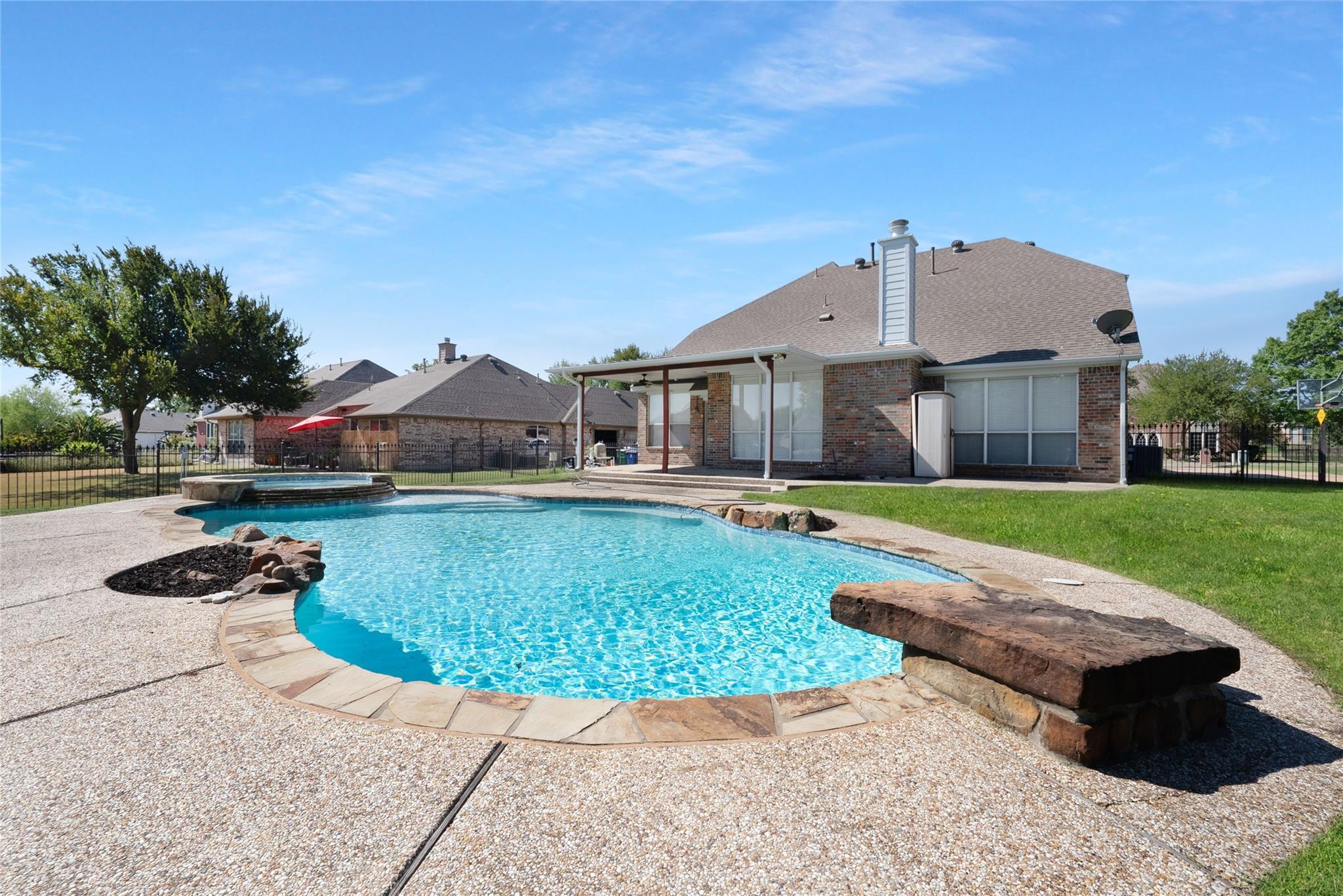 main property photo 26